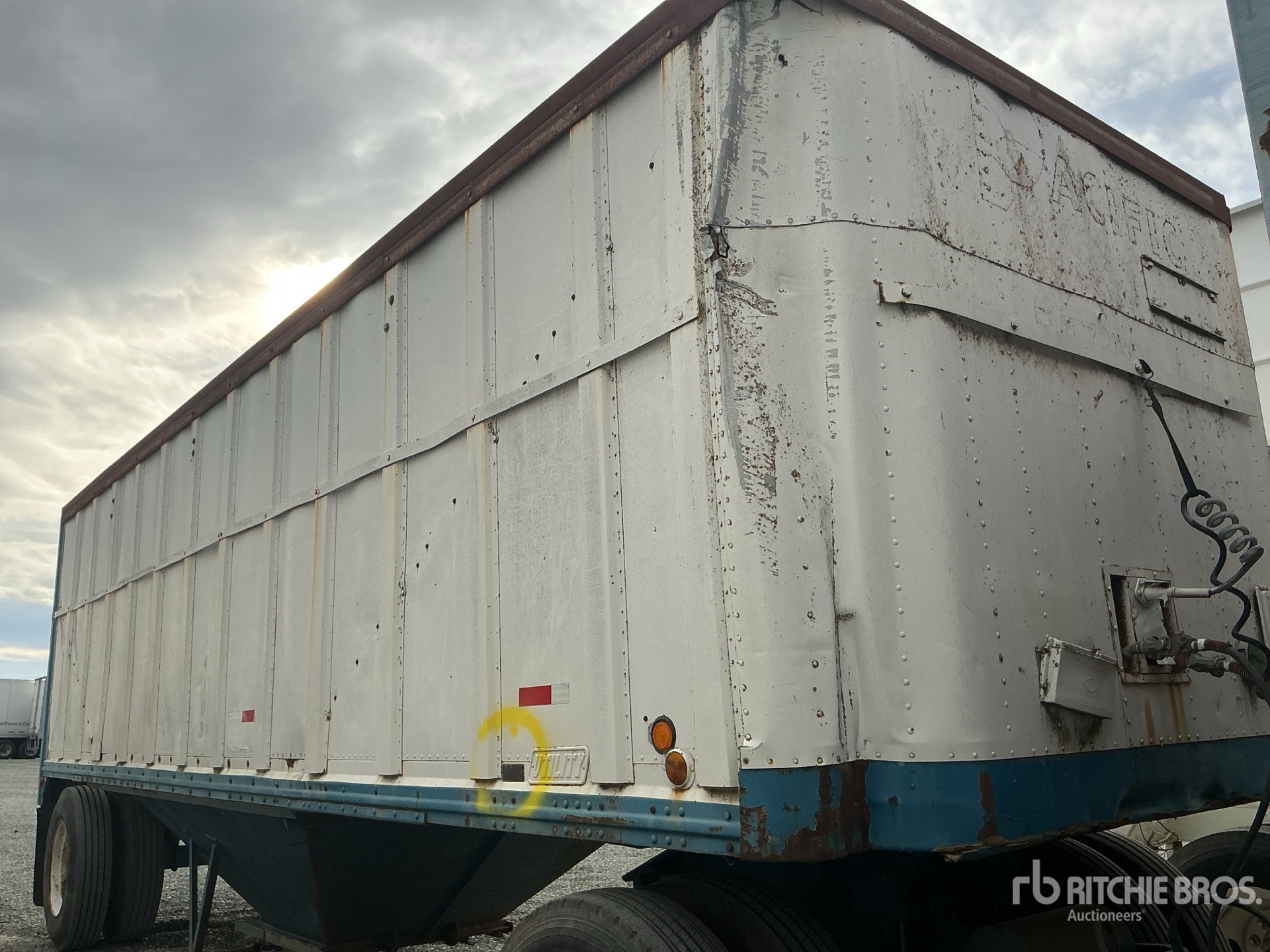 General Appearance with Foto, angolo anteriore destro