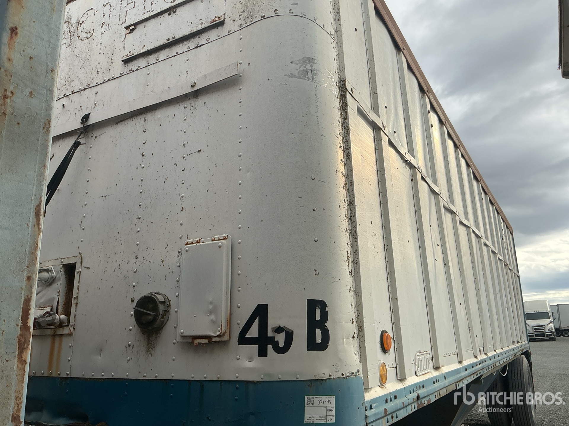 General Appearance with Foto, angolo anteriore sinistro