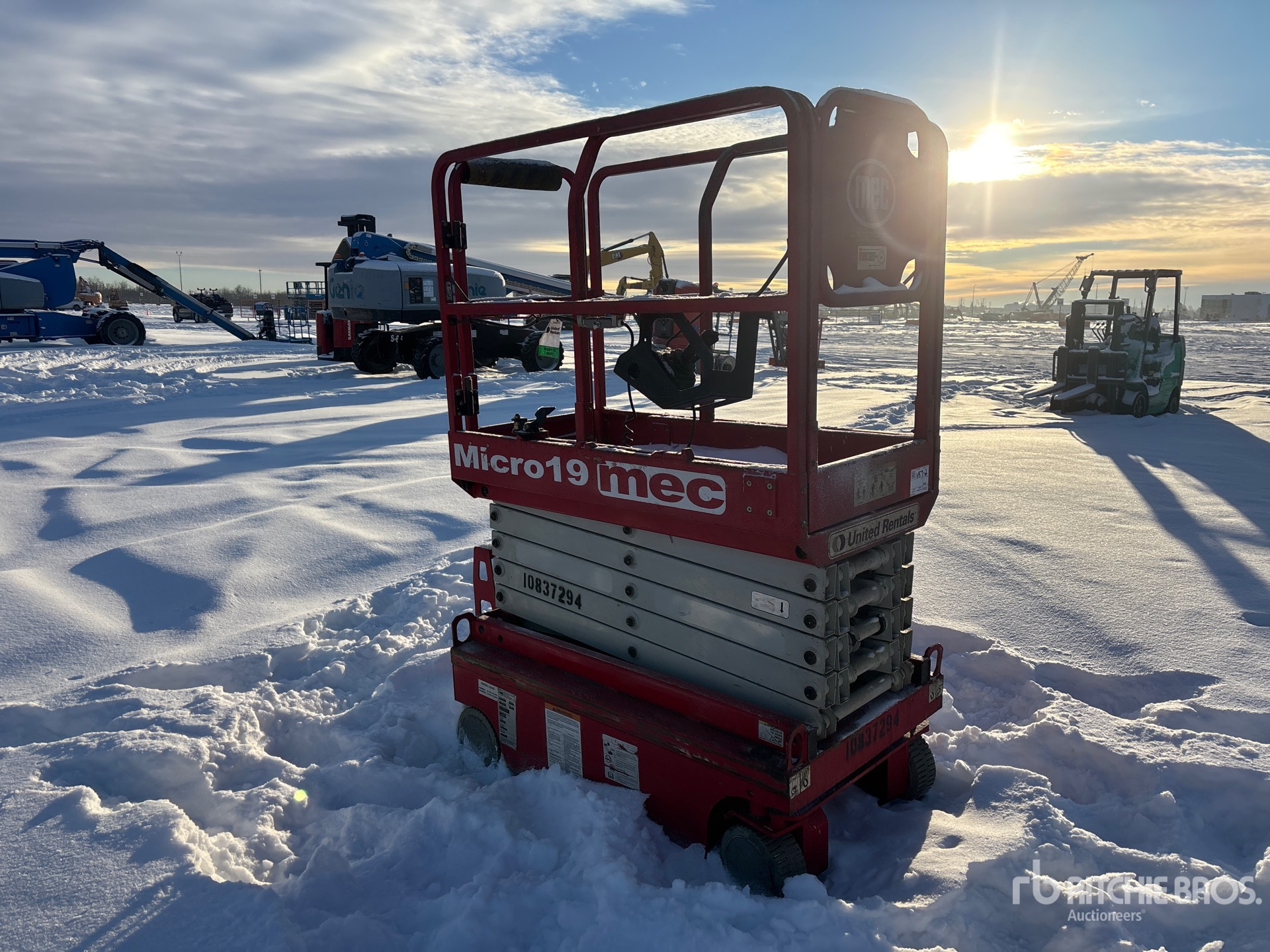 General Appearance with Picture, Right Front Corner