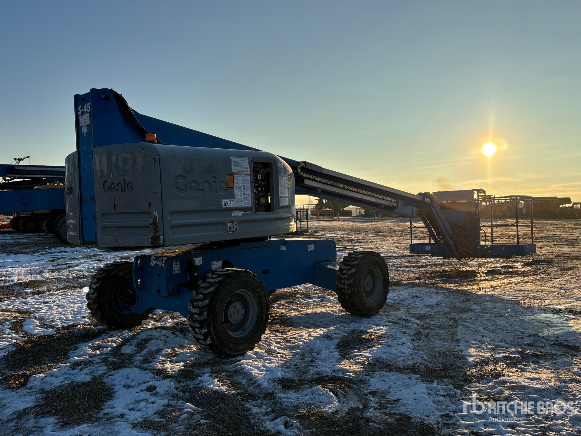 Aspect général with Image, coin arrière droit