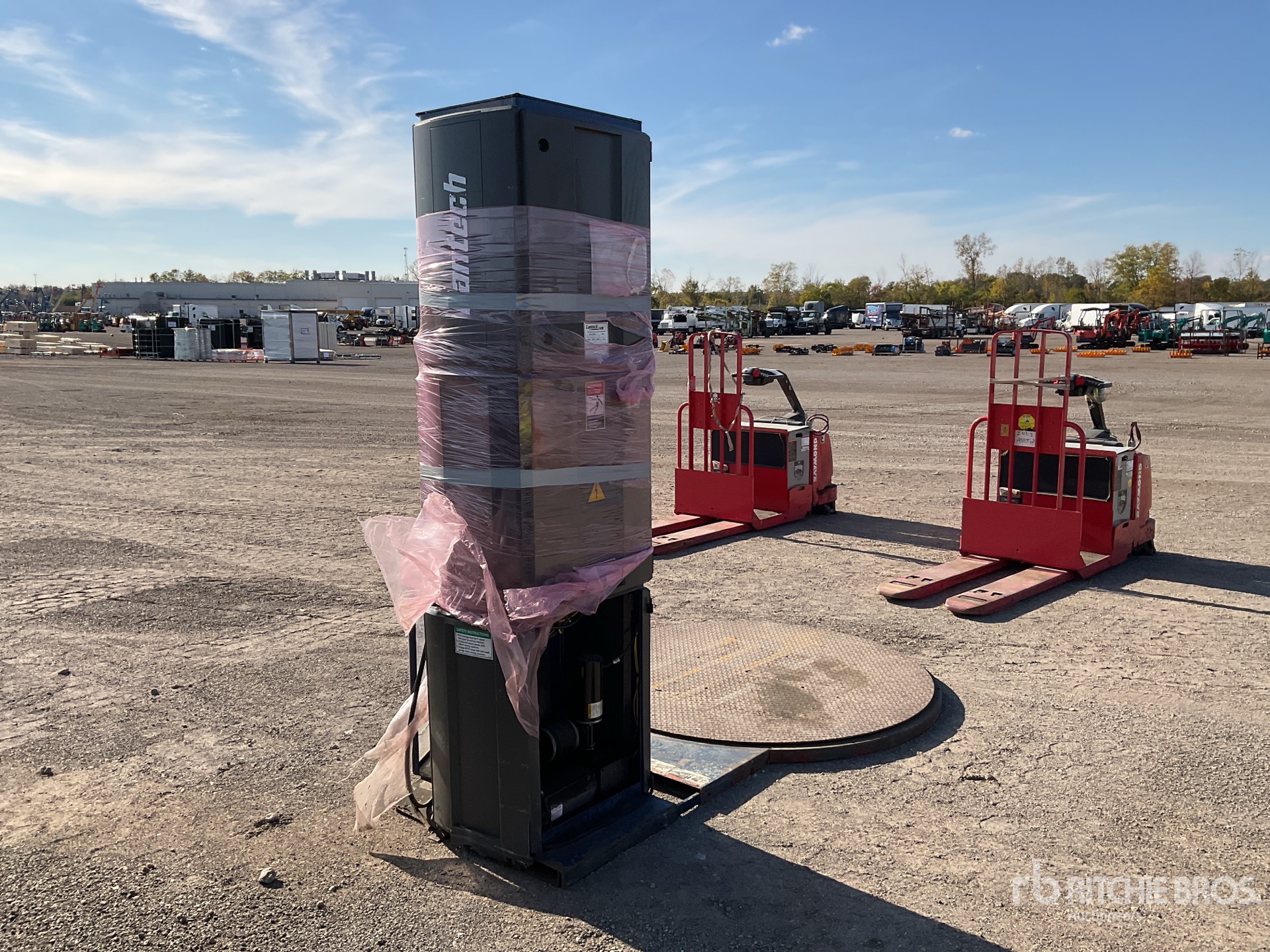 General Appearance with Foto, angolo anteriore sinistro