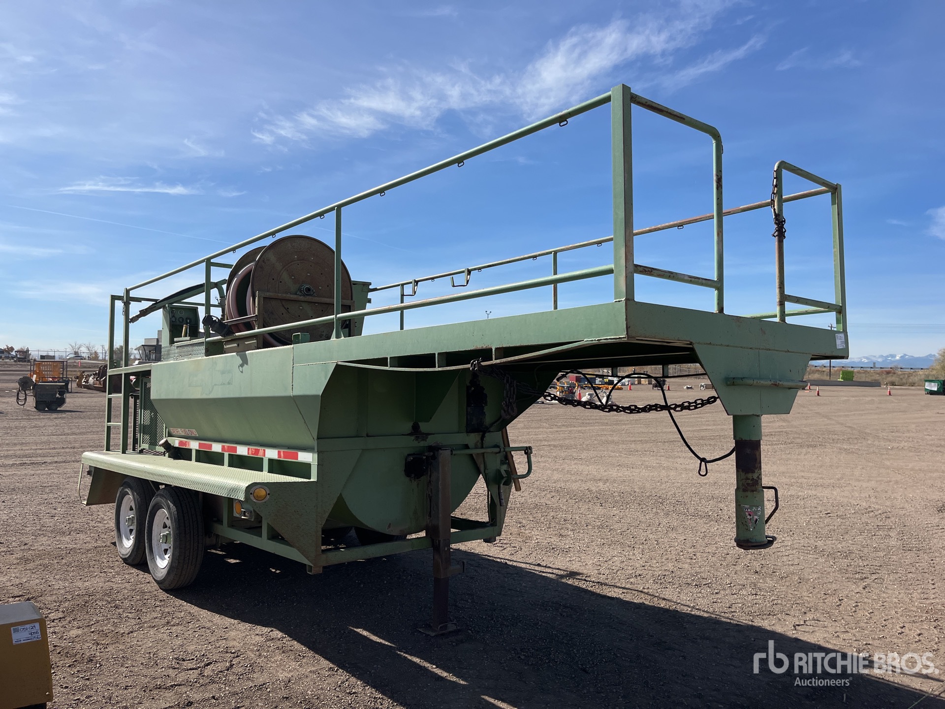 Aspect général with Image, coin avant droit