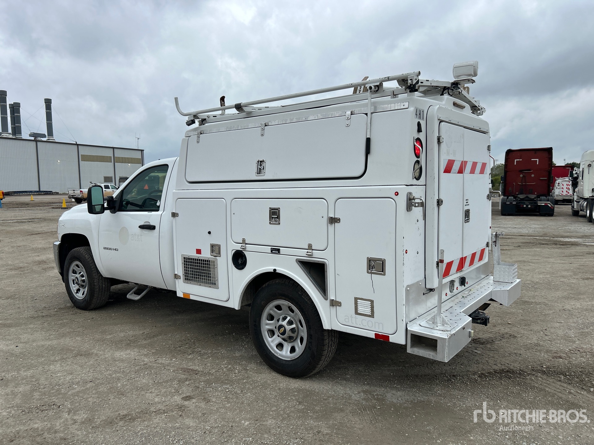 General Appearance with Picture, Left Rear Corner