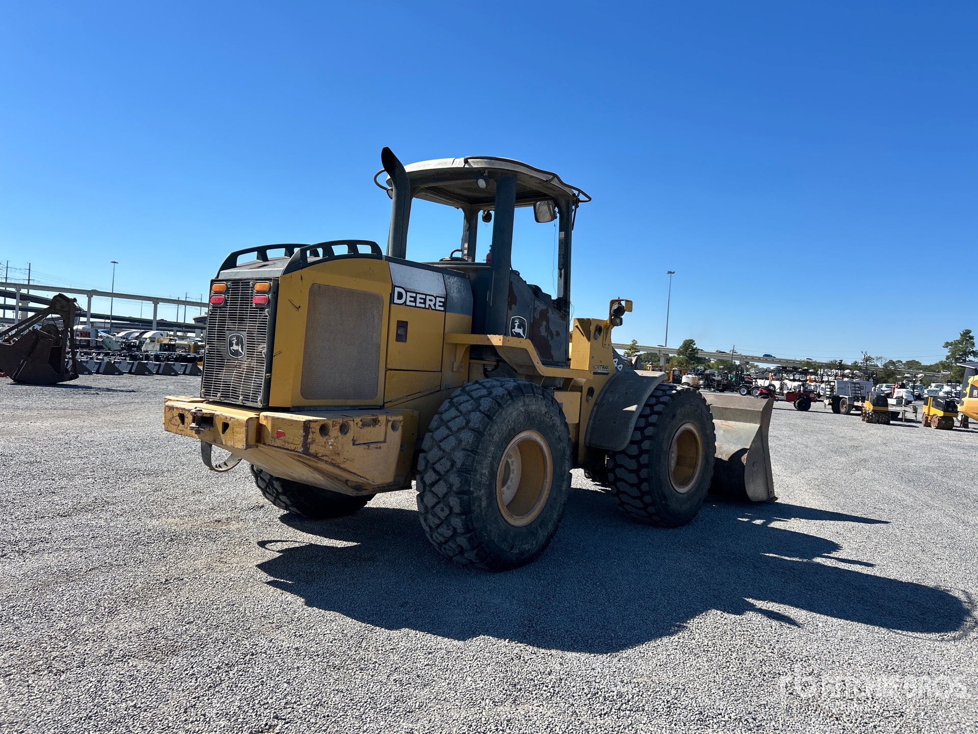 General Appearance with Foto, angolo anteriore sinistro