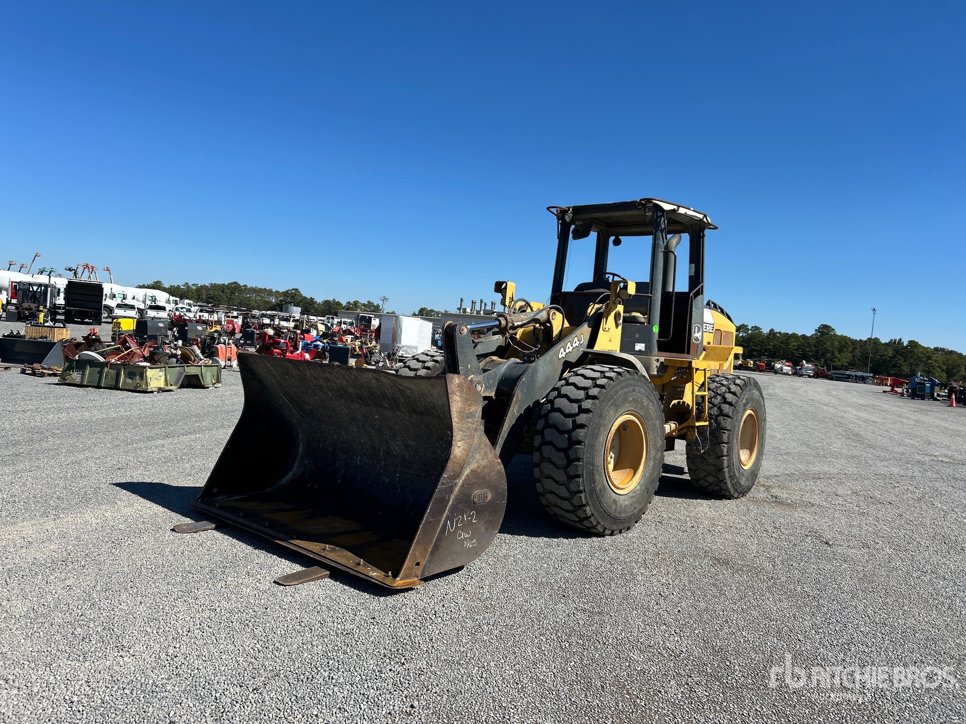 General Appearance with Foto, angolo anteriore sinistro