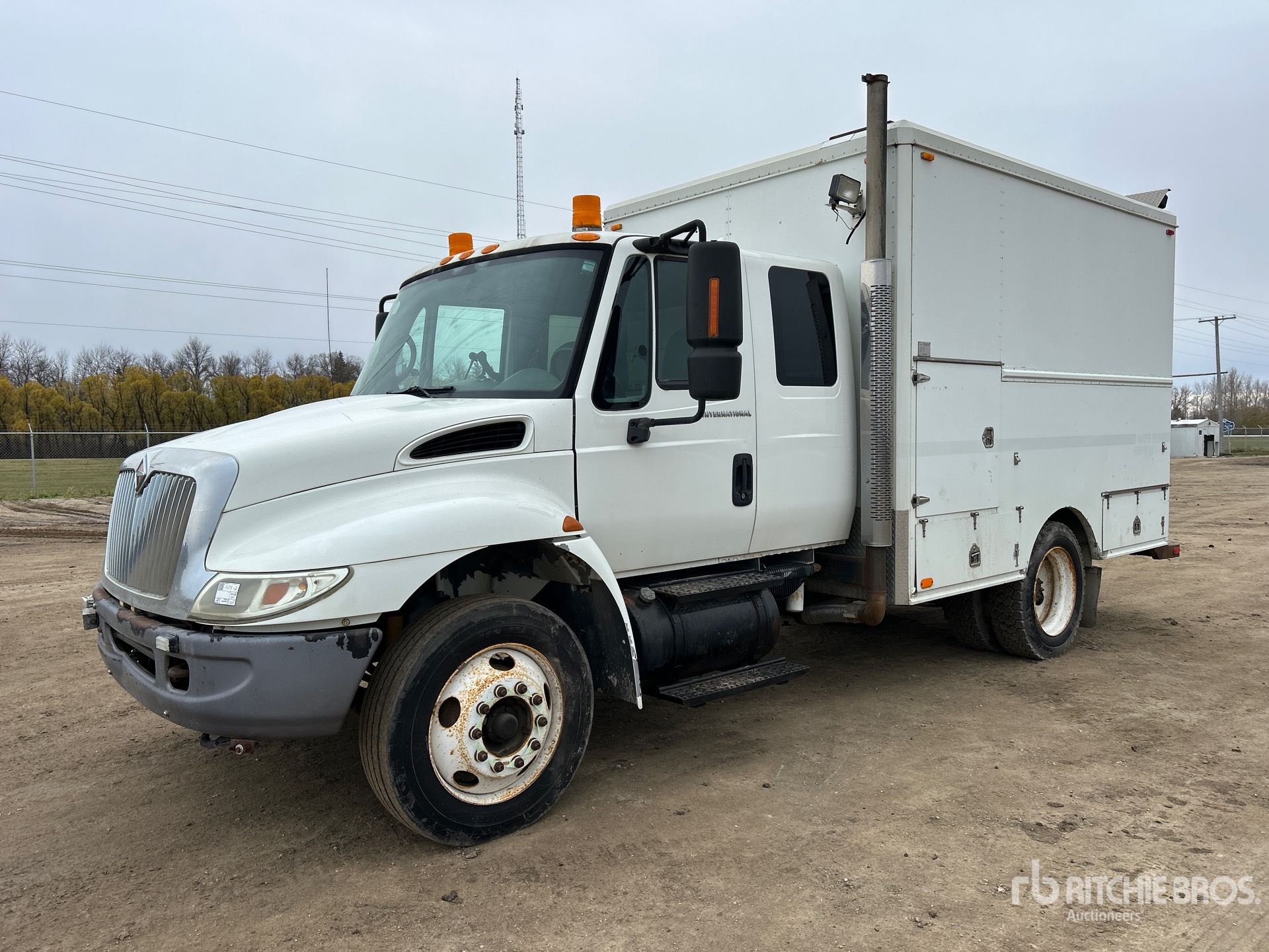 General Appearance with Bild, Ecke vorne links