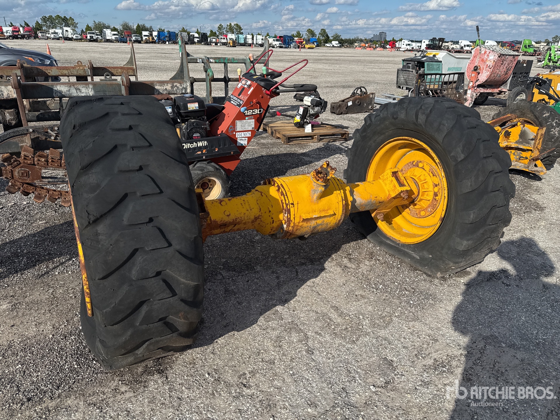 General Appearance with Imagen: esquina trasera izquierda