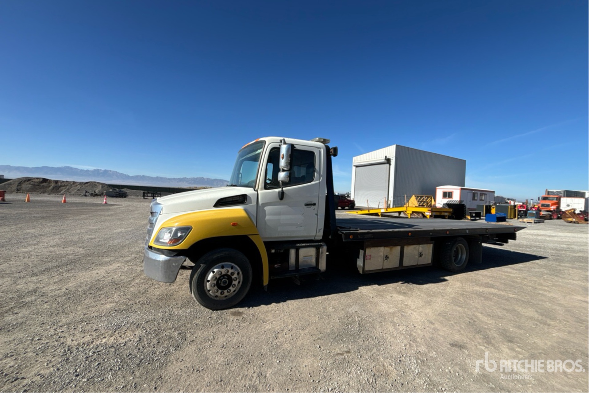 General Appearance with Image, coin avant gauche