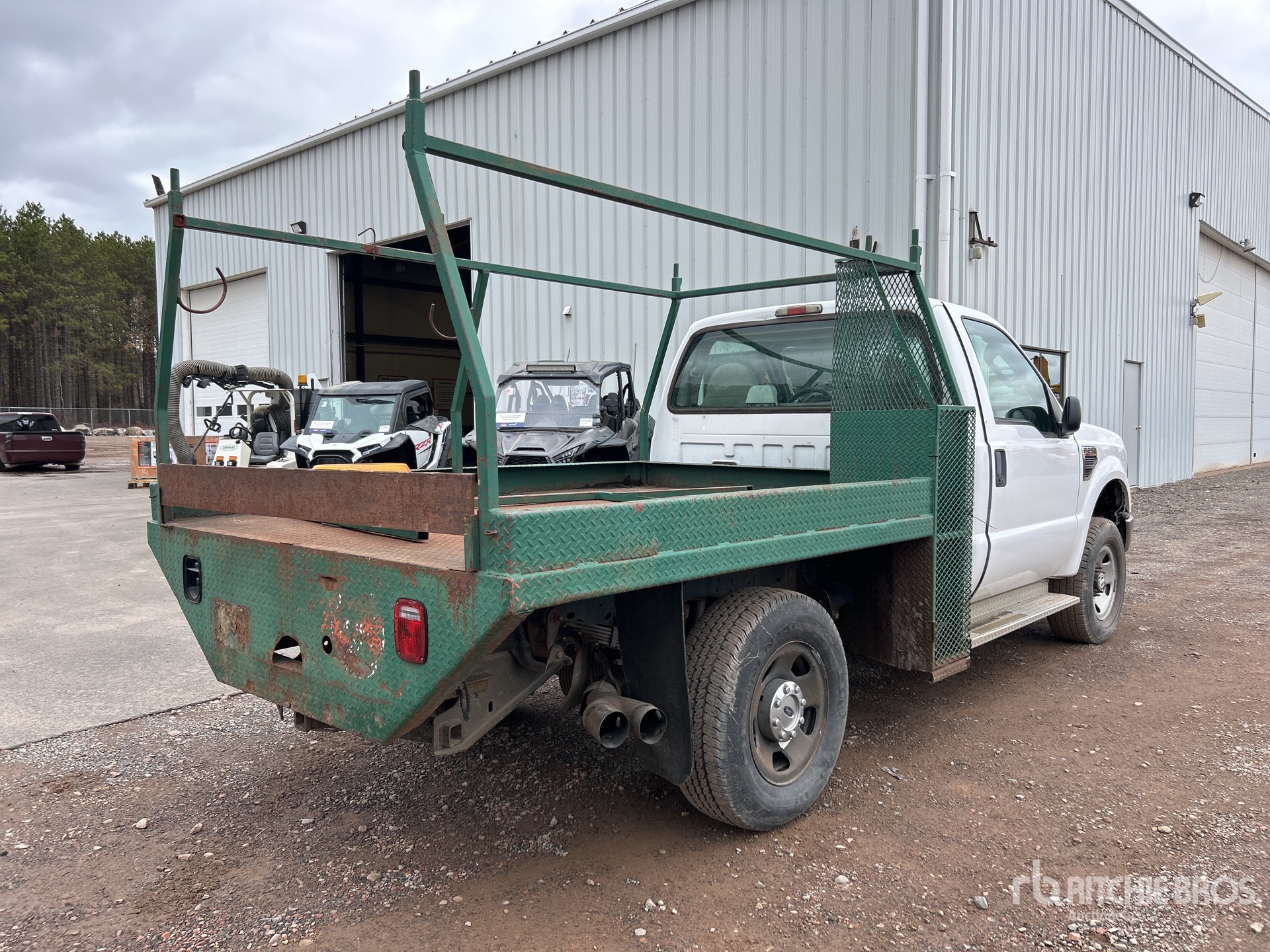 Aspect général with Image, coin arrière droit