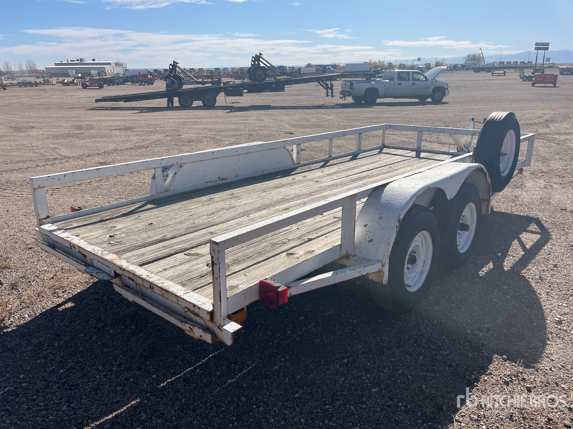 General Appearance with Imagen: esquina trasera derecha