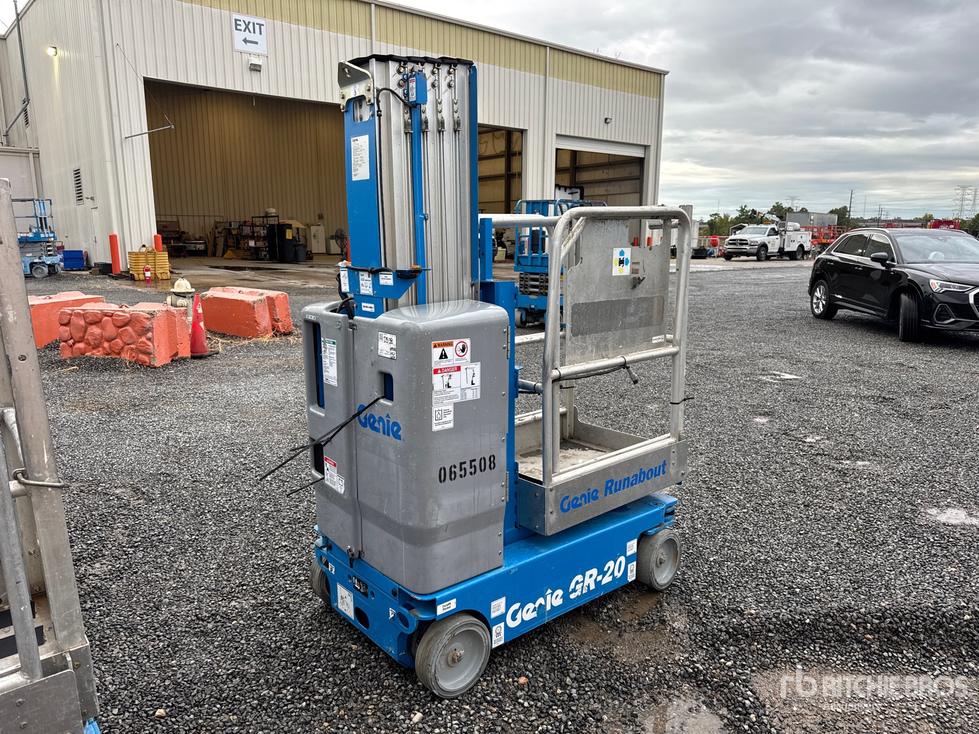 General Appearance with Picture, Right Rear Corner