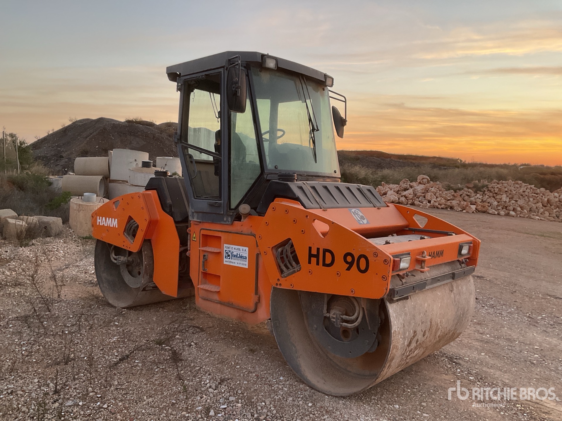 General Appearance with Picture, Left Rear Corner