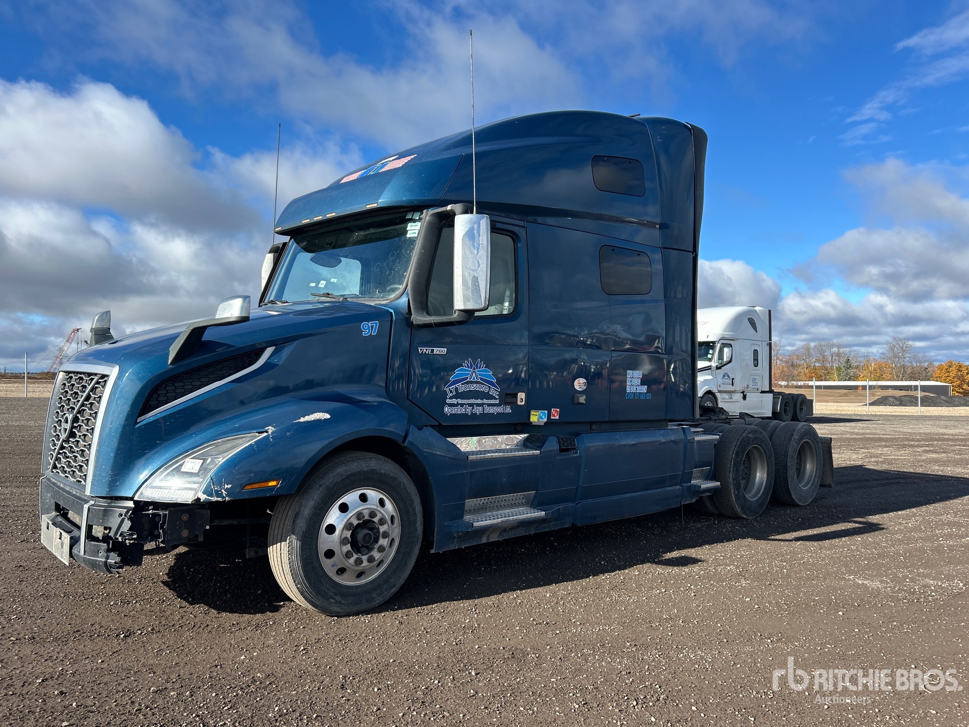 General Appearance with Foto, angolo anteriore sinistro