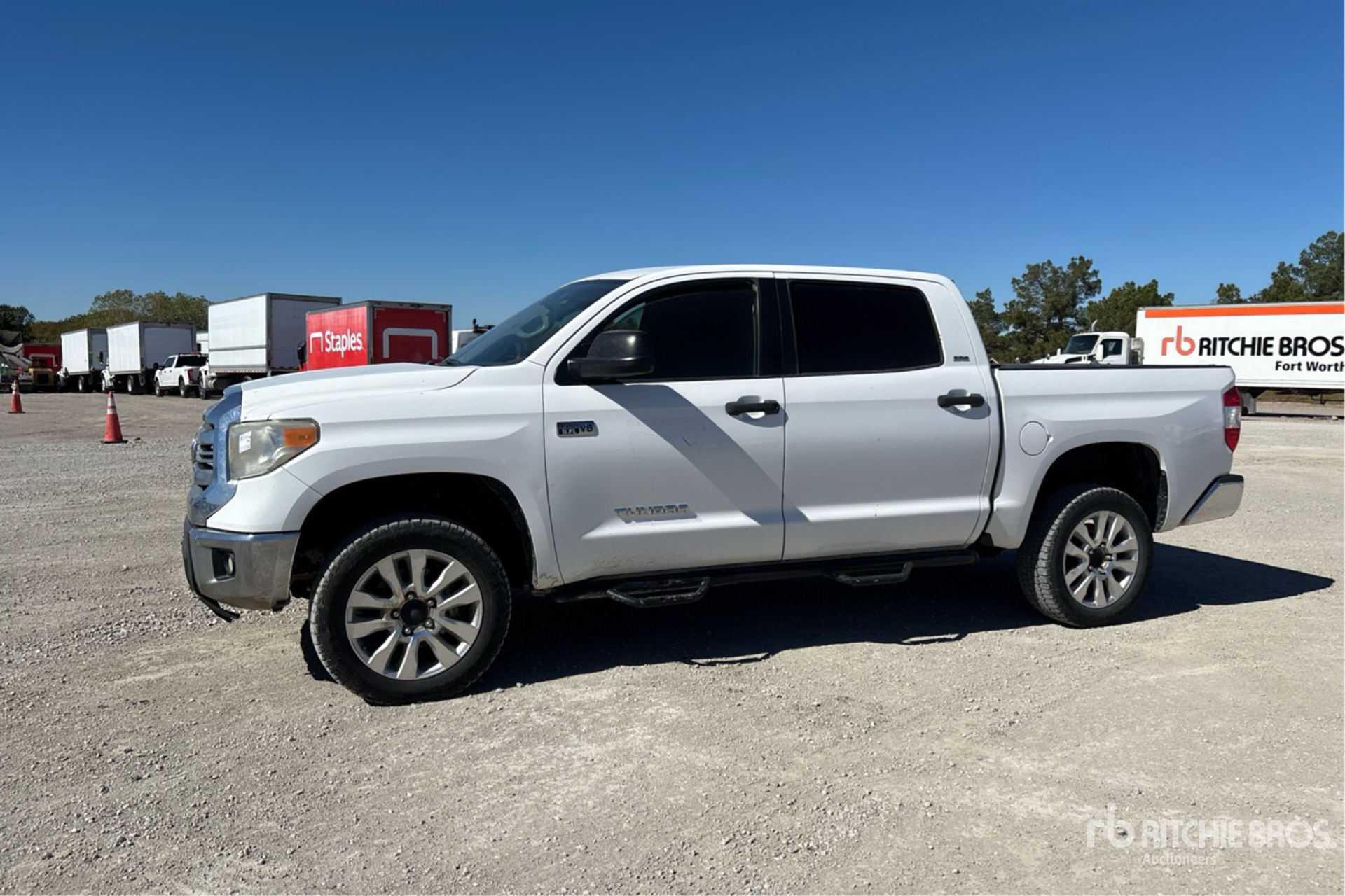 General Appearance with Bild, Ecke vorne links