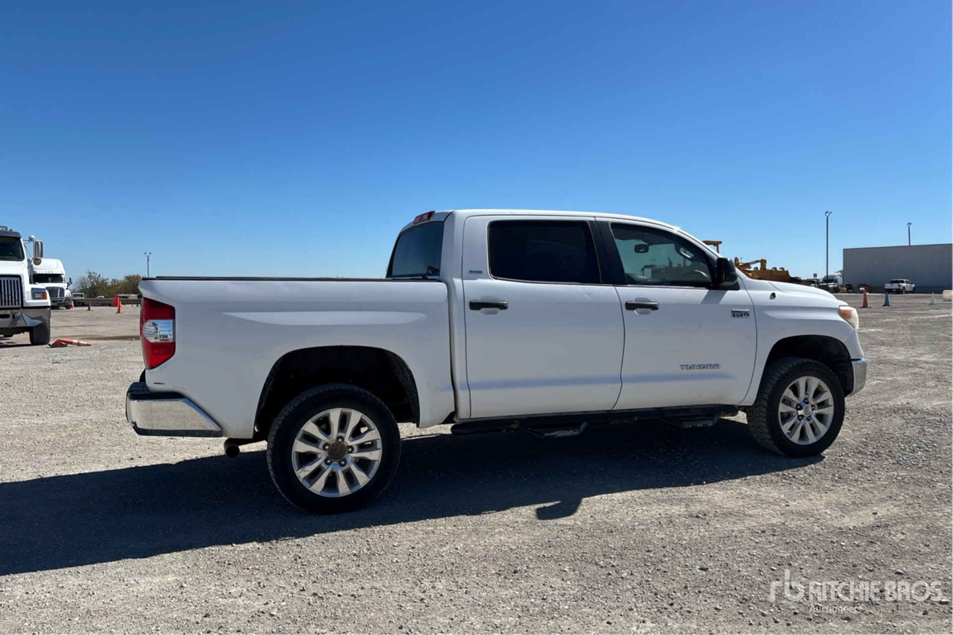 General Appearance with Bild, Ecke hinten rechts