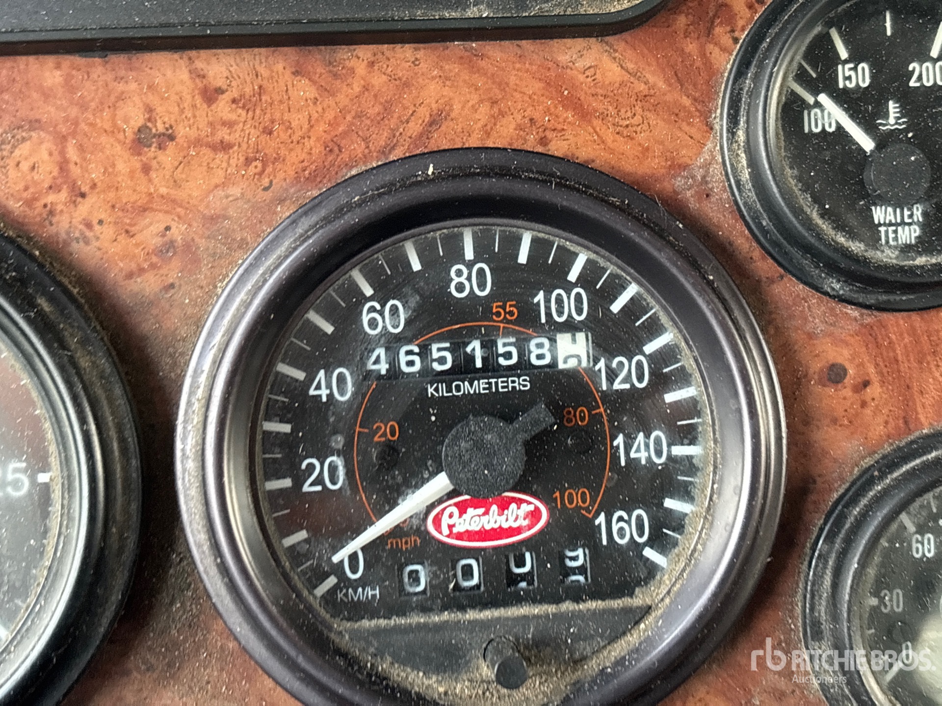 Aspect général with Compteur horaire / compteur kilométrique