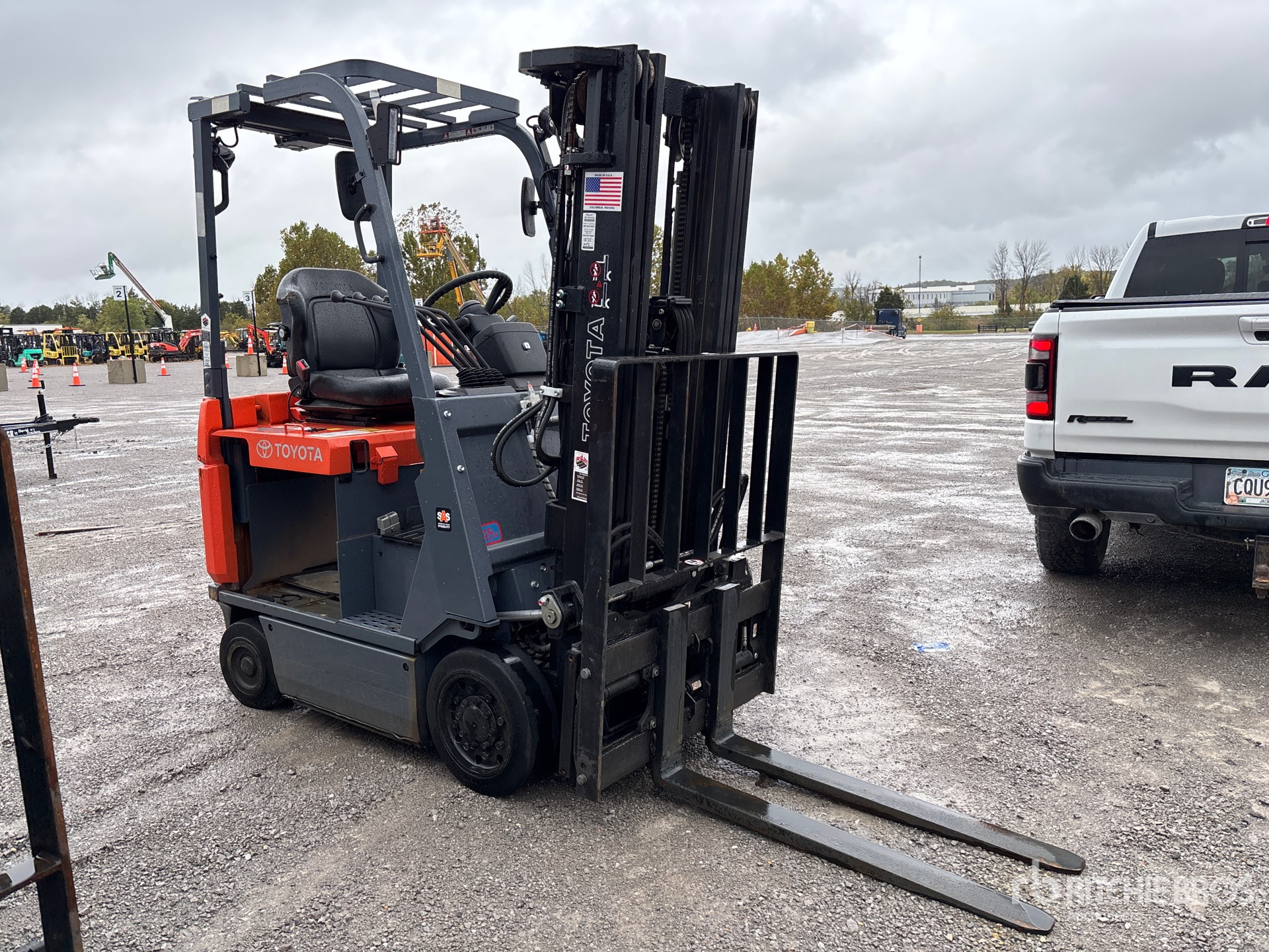 General Appearance with Picture, Right Front Corner