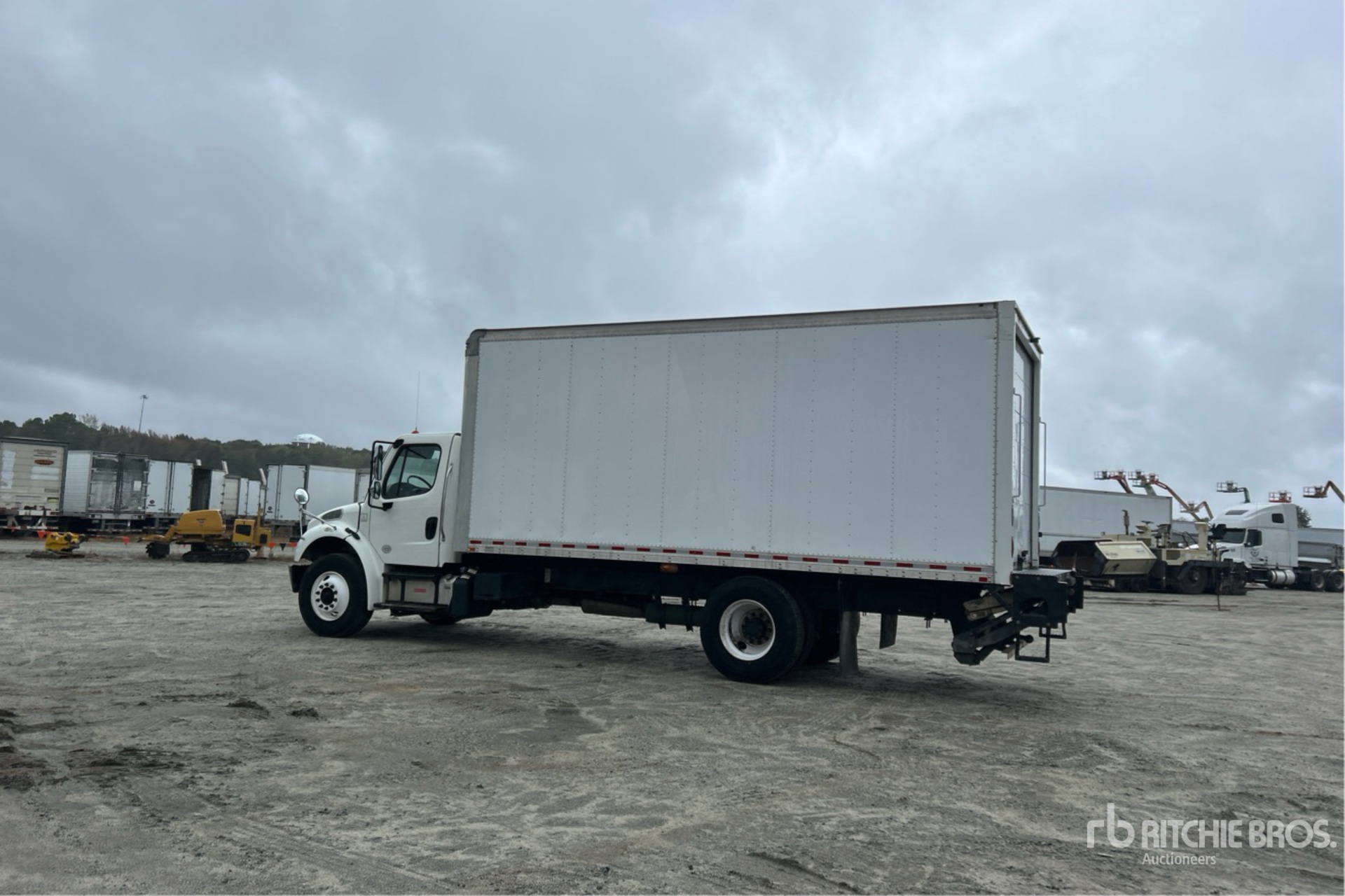 Aspect général with Image, coin arrière gauche
