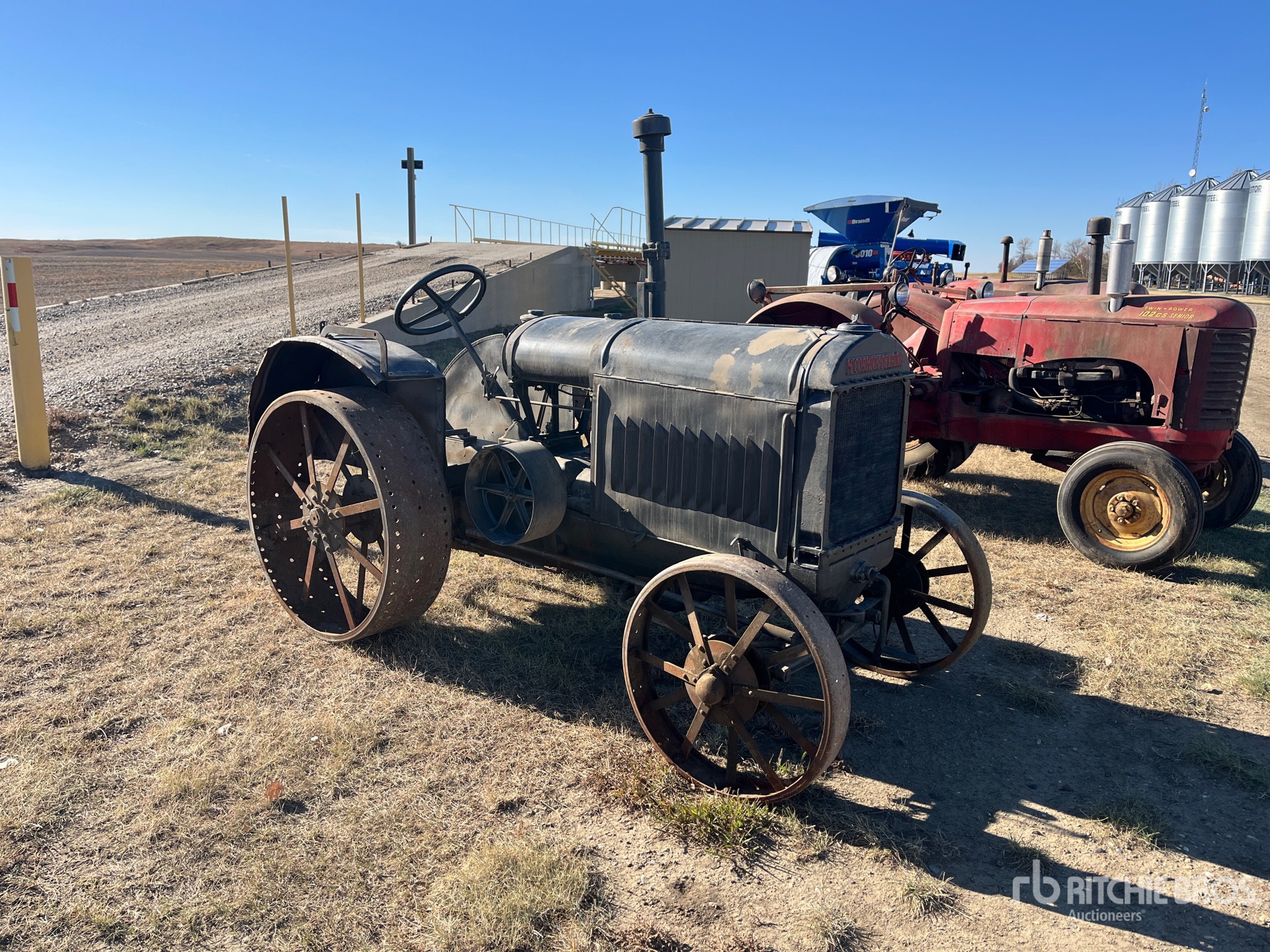 General Appearance with Bild, Ecke vorne rechts