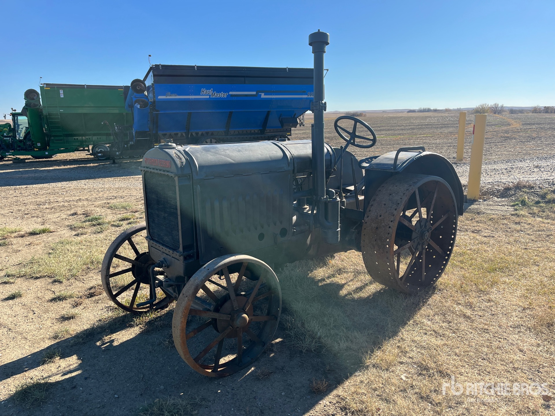 General Appearance with Bild, Ecke vorne links