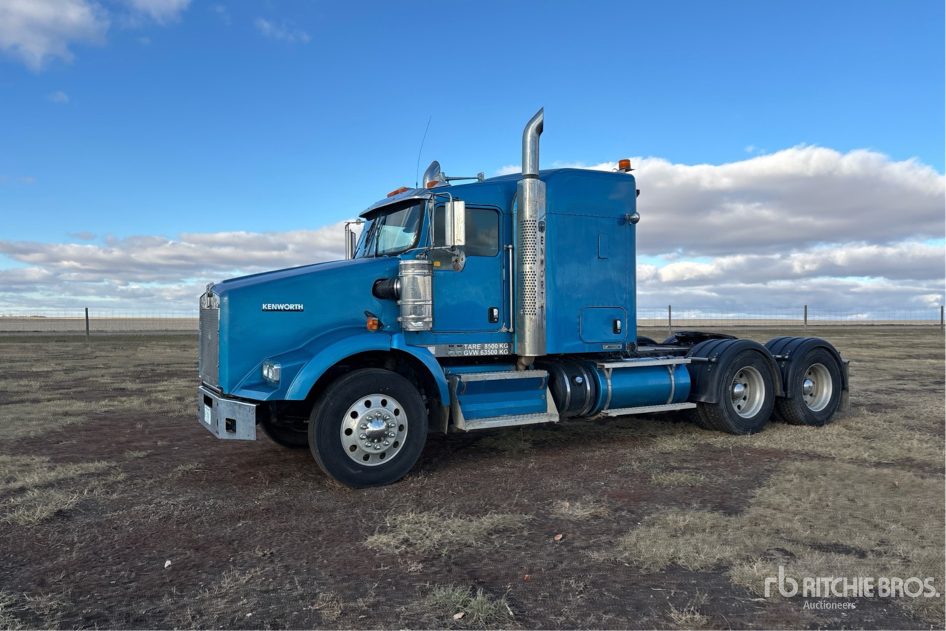 General Appearance with Foto, angolo anteriore sinistro