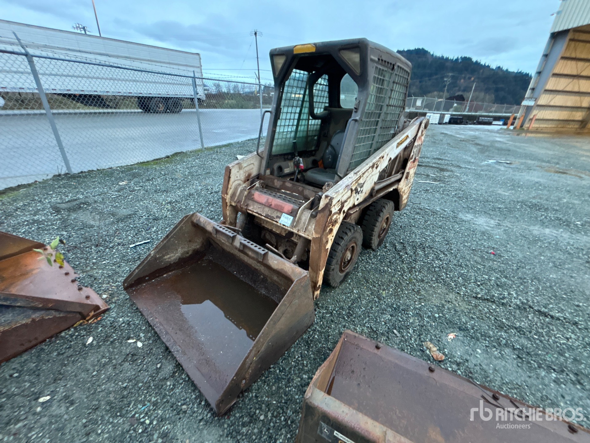 General Appearance with Picture, Left Front Corner