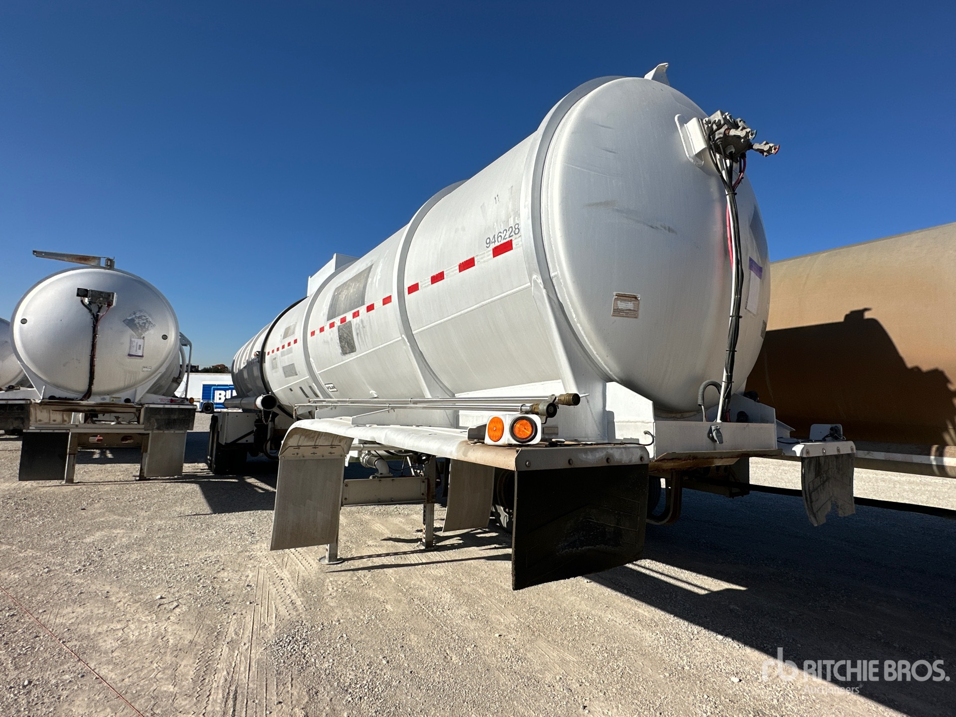 General Appearance with Bild, Ecke vorne rechts