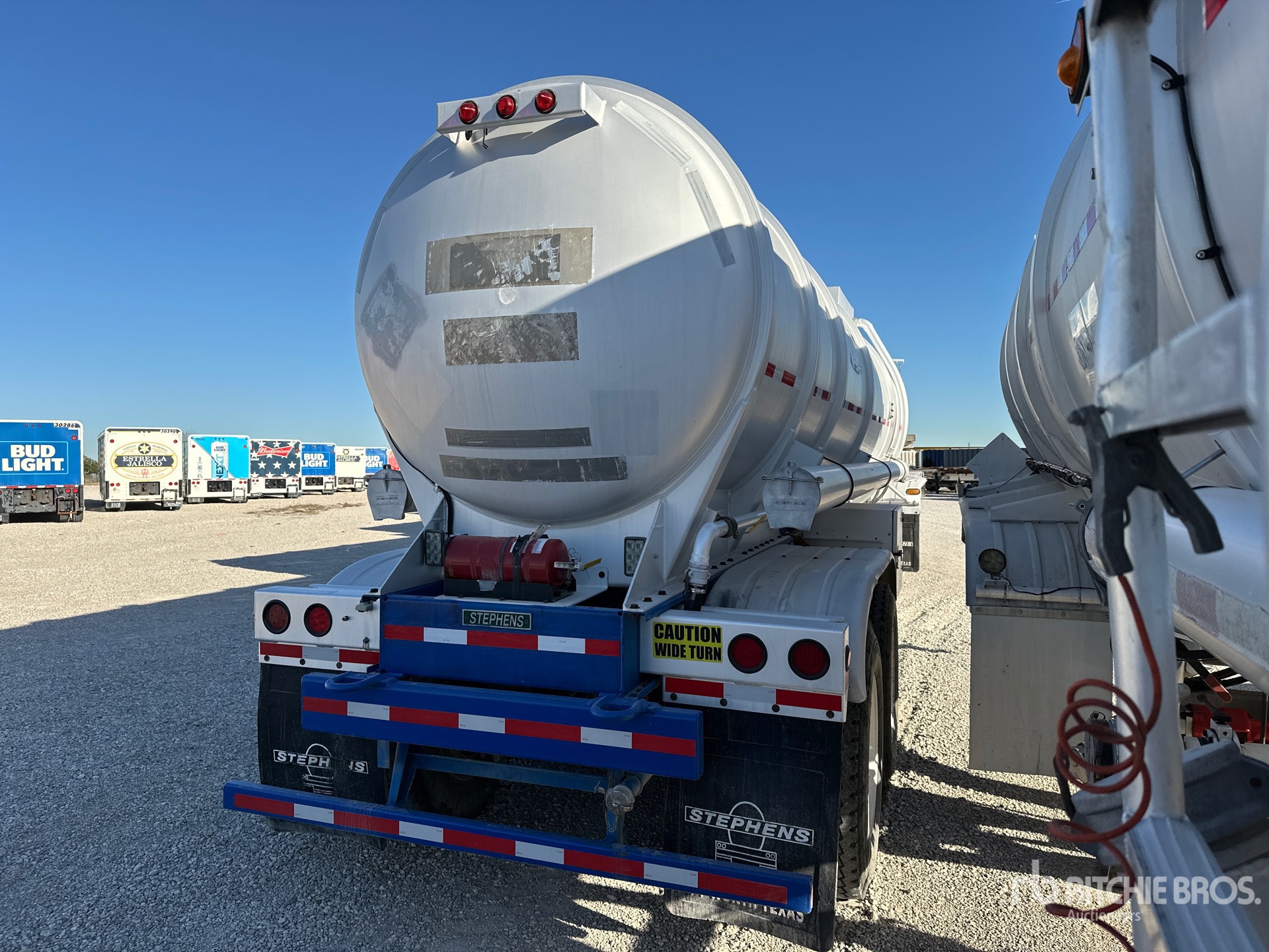 General Appearance with Foto, angolo anteriore sinistro