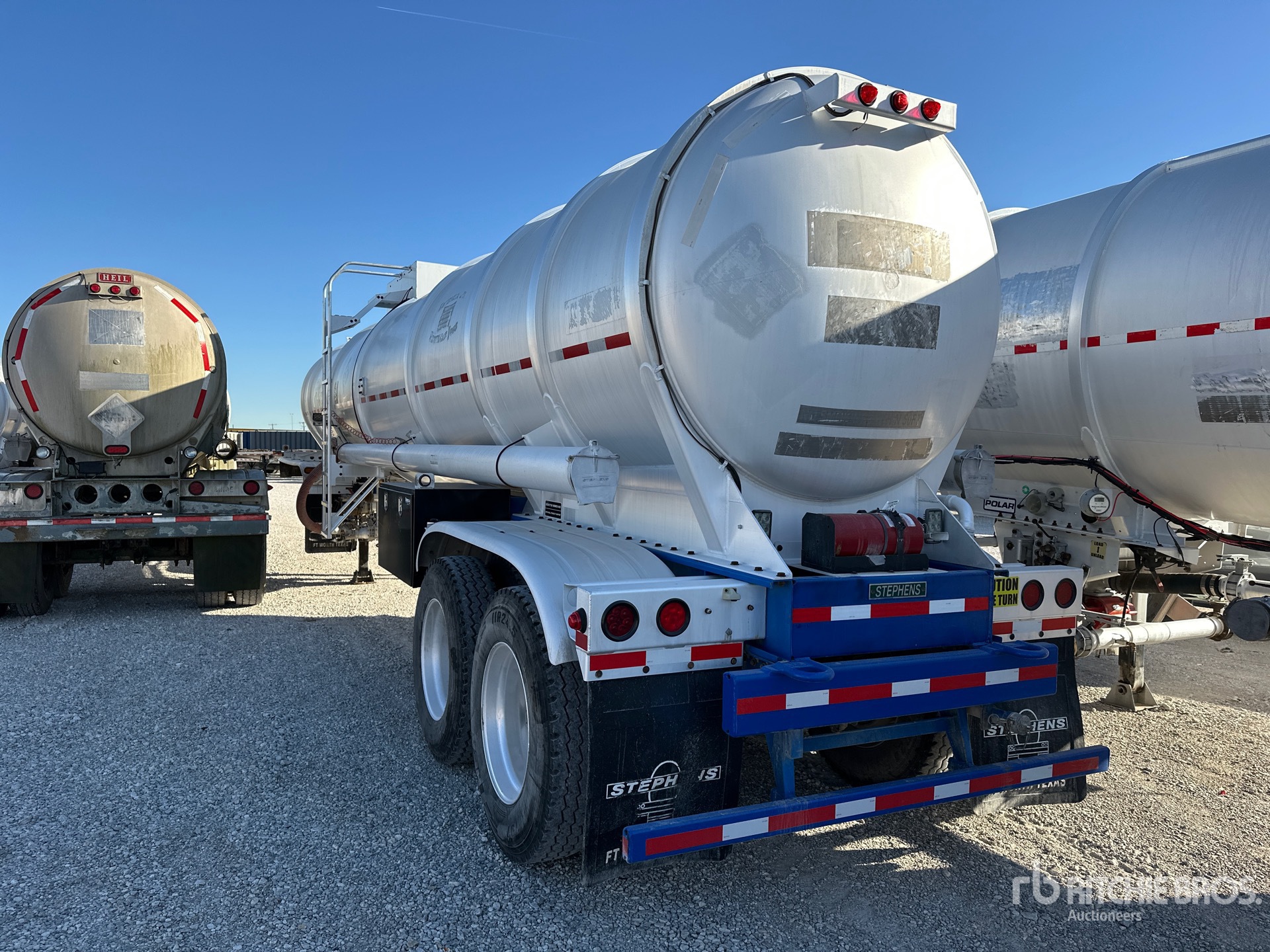 General Appearance with Foto, angolo posteriore sinistro