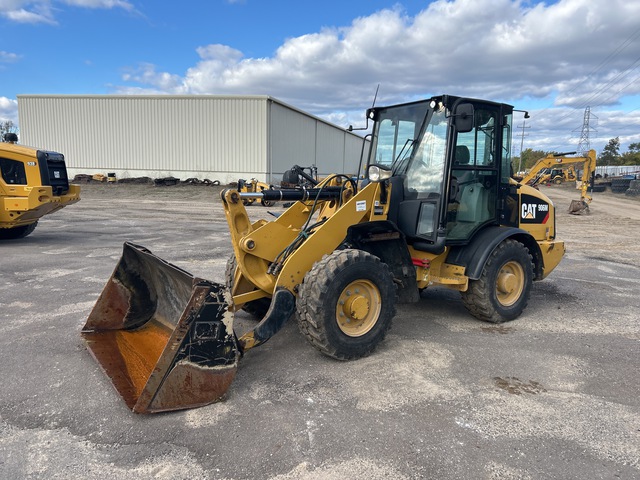 2018 Cat 906M Wheel Loader