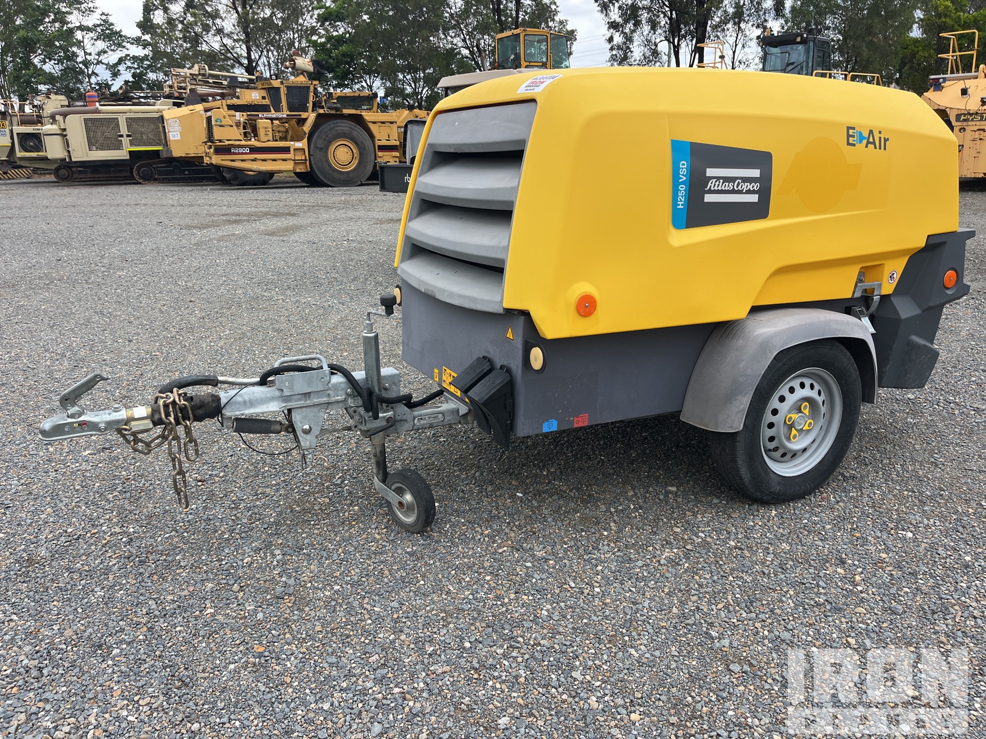 General Appearance with Foto, angolo anteriore sinistro