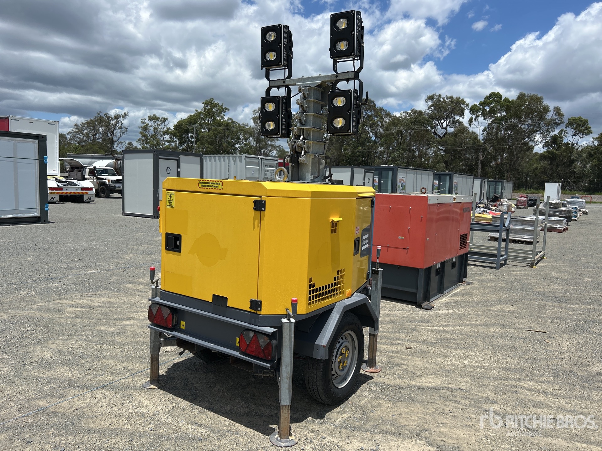 General Appearance with Foto, angolo anteriore sinistro