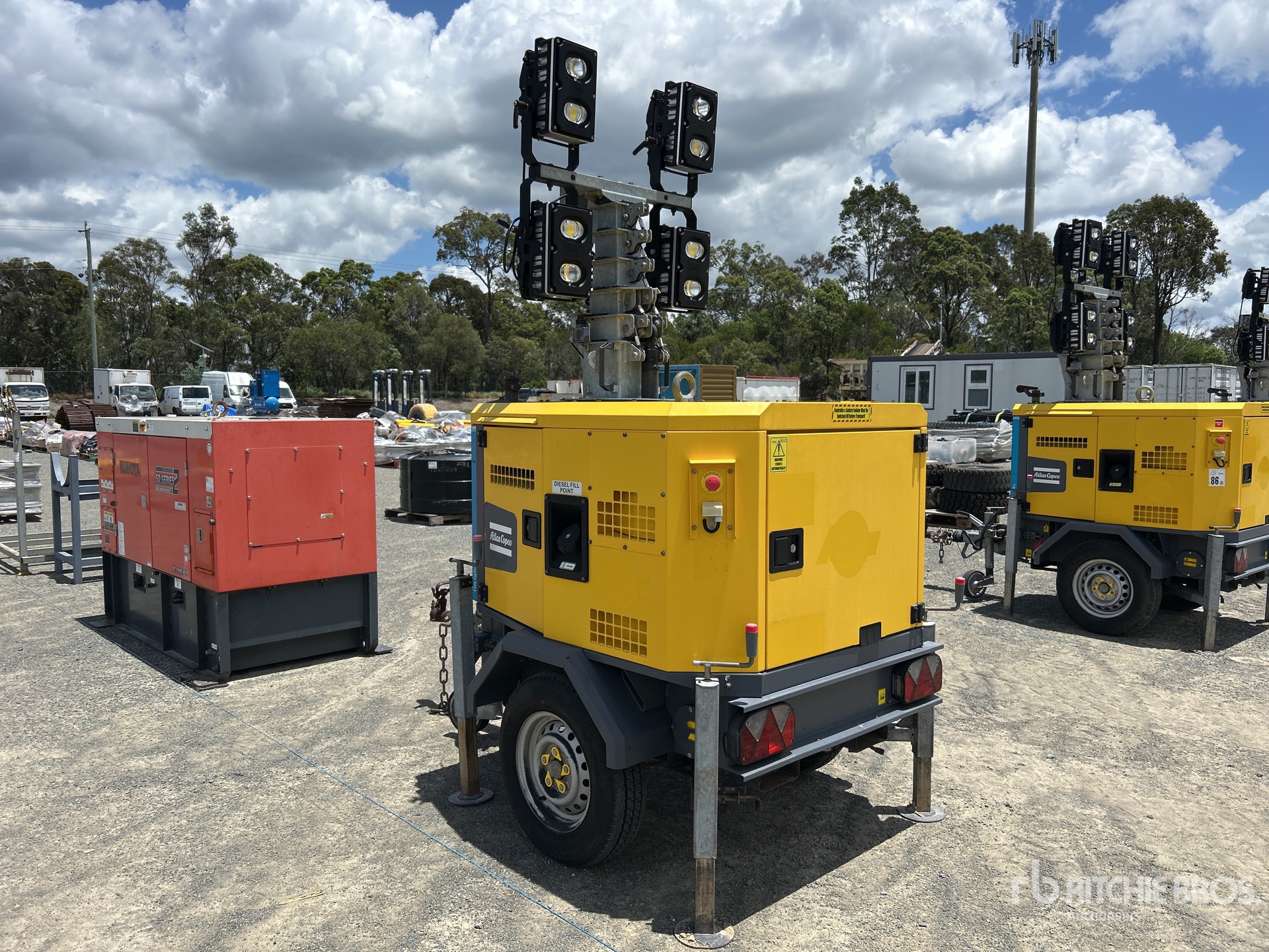 General Appearance with Foto, angolo posteriore sinistro