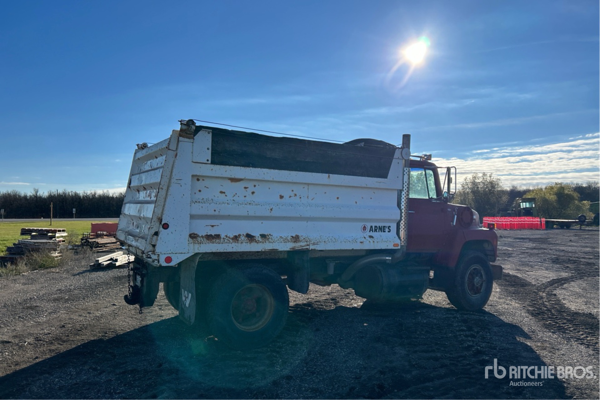 General Appearance with Bild, Ecke hinten rechts