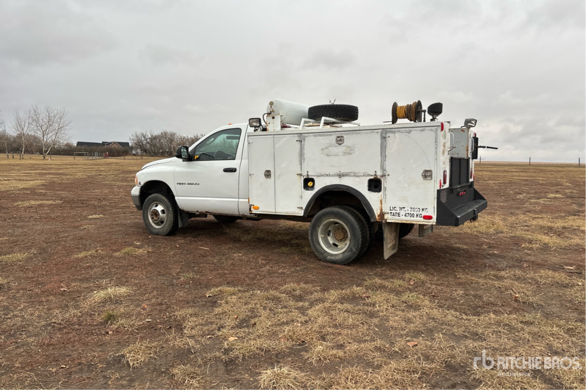 General Appearance with Picture, Left Rear Corner