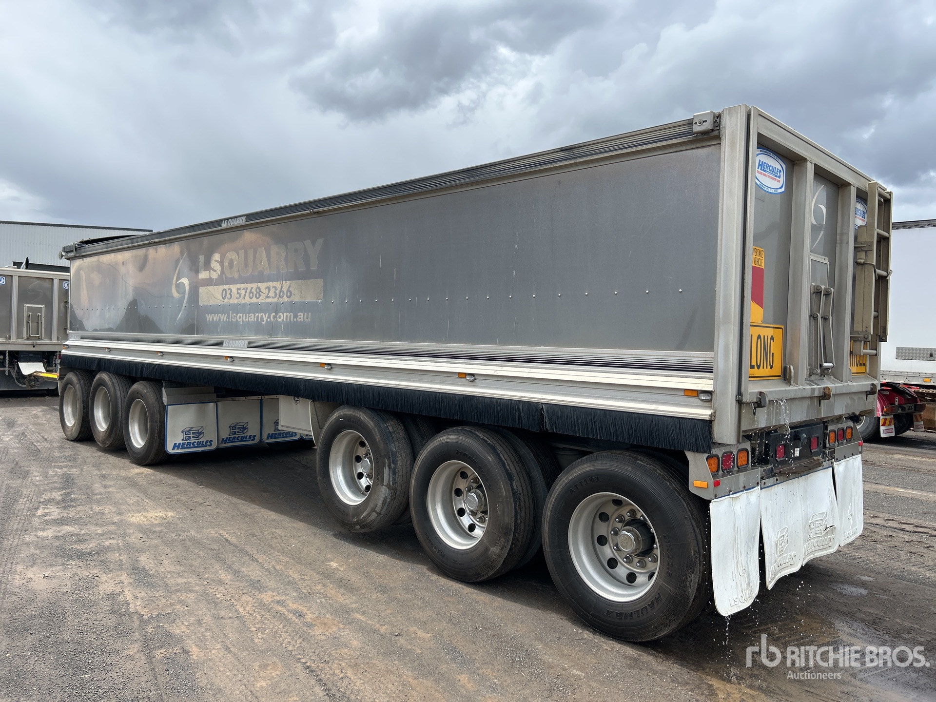 General Appearance with Imagen: esquina trasera derecha