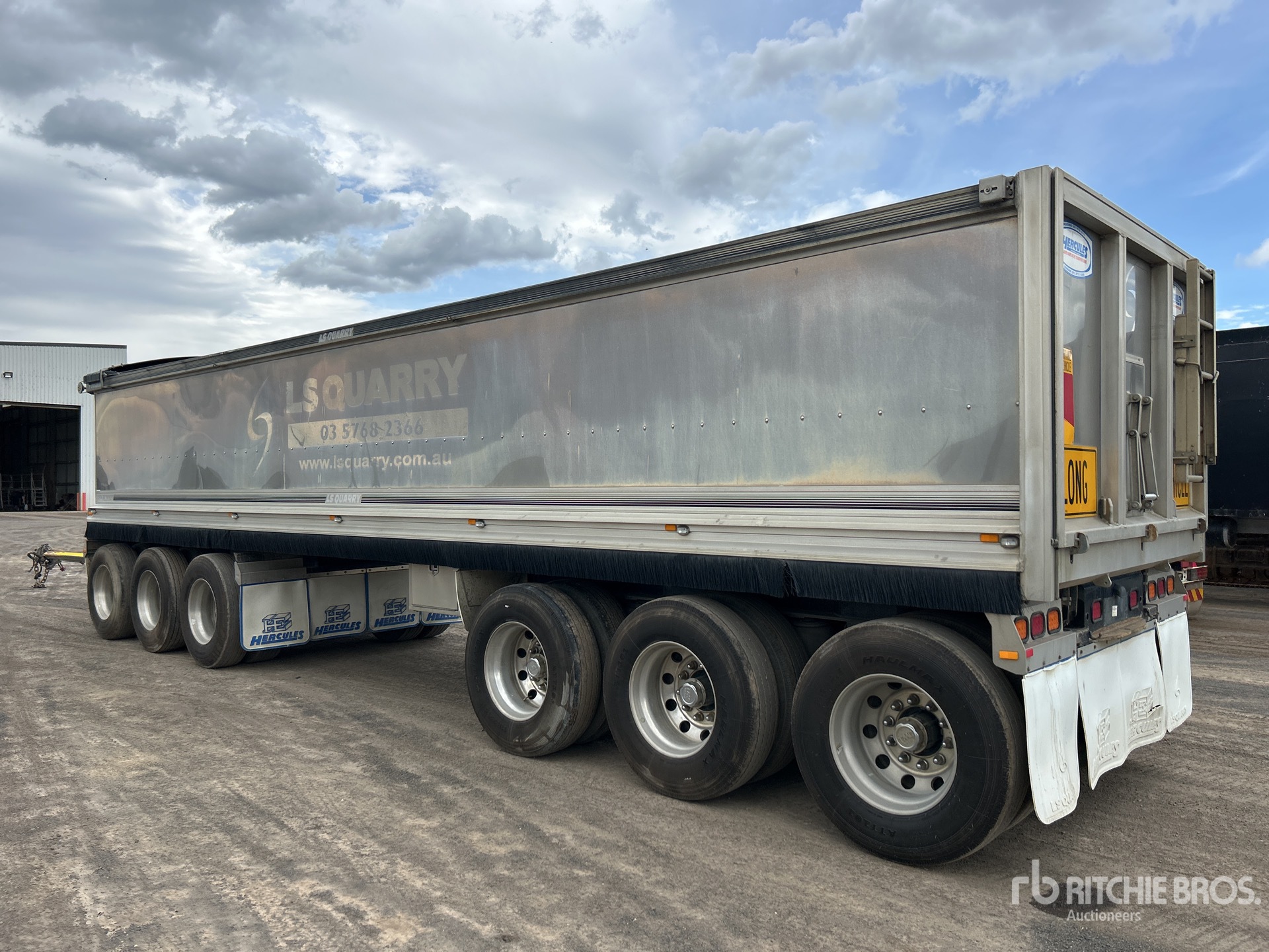 General Appearance with Picture, Right Rear Corner