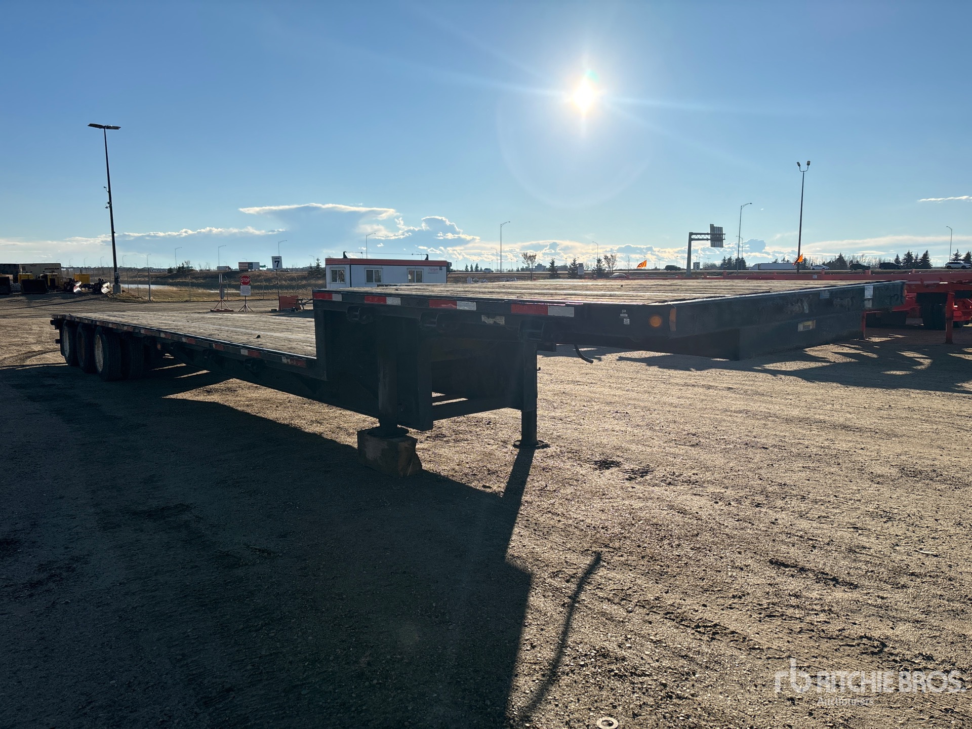 Aspect général with Image, coin avant droit