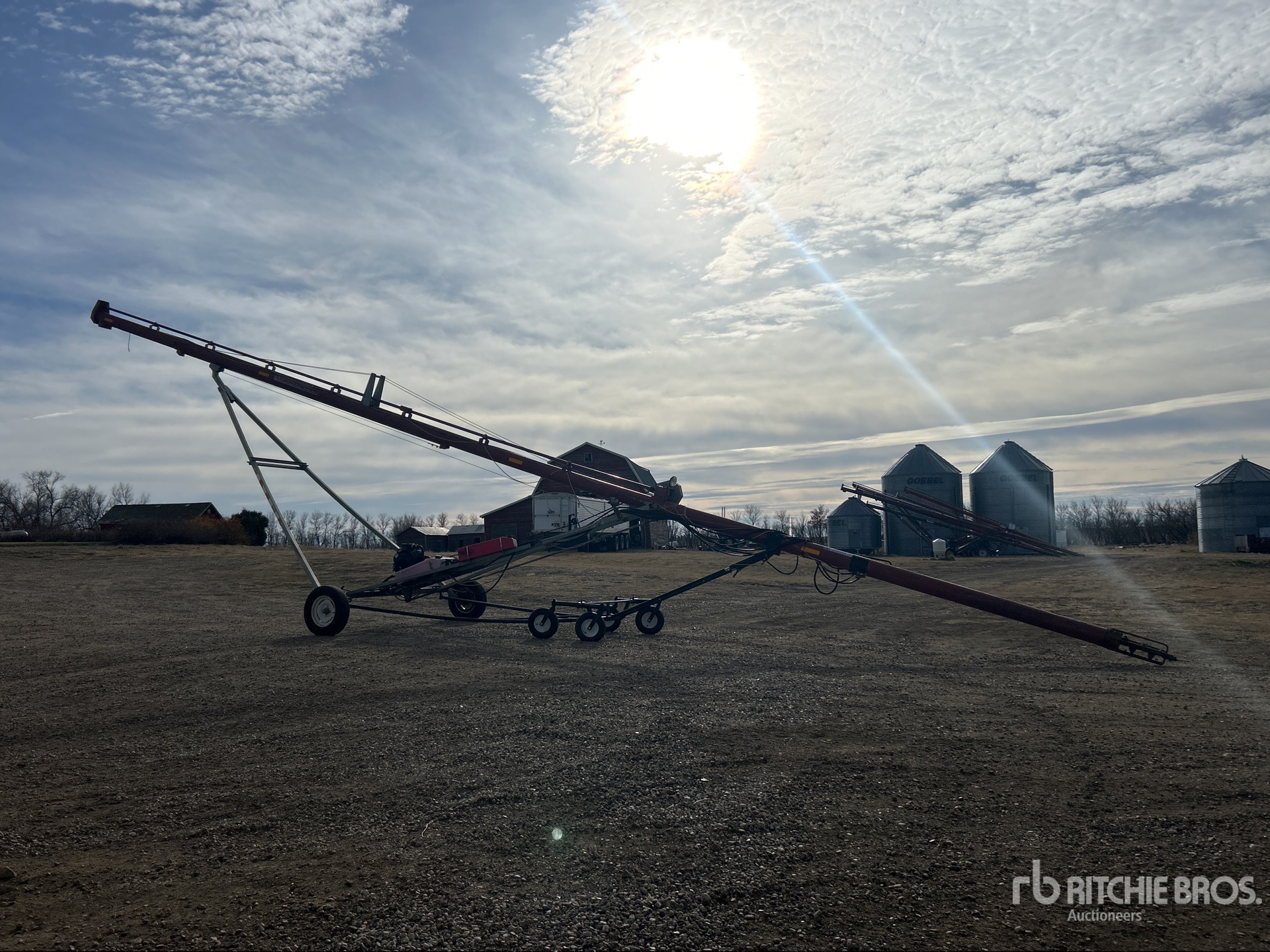 General Appearance with Bild, Ecke vorne rechts