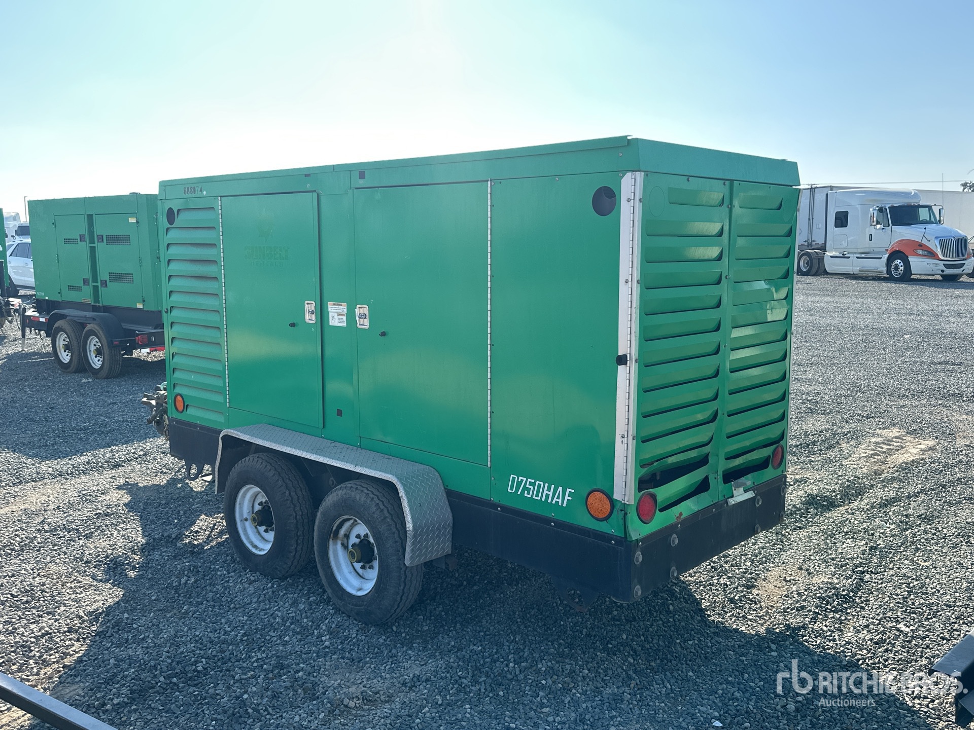 General Appearance with Foto, angolo posteriore sinistro