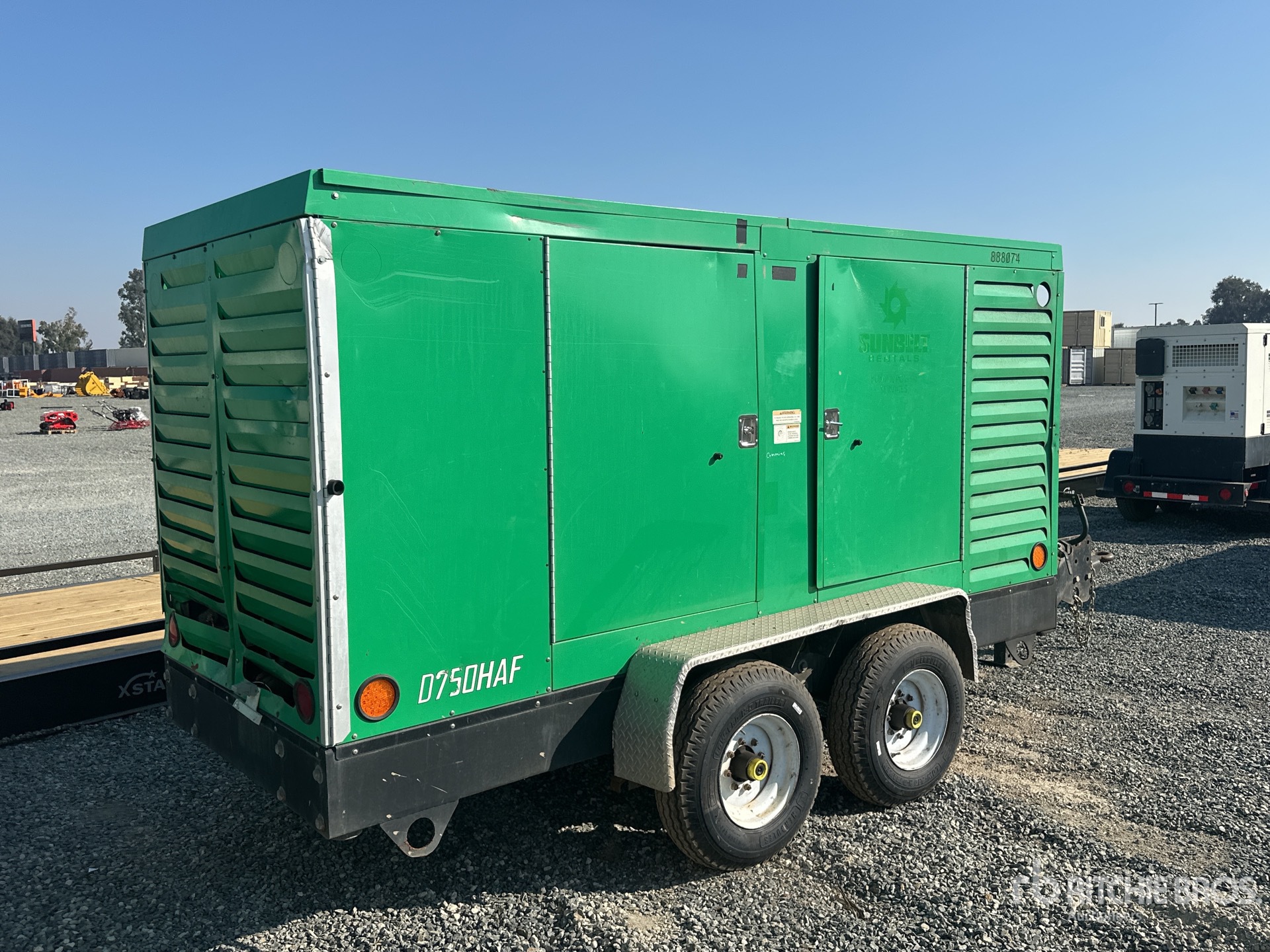 General Appearance with Foto, angolo anteriore sinistro