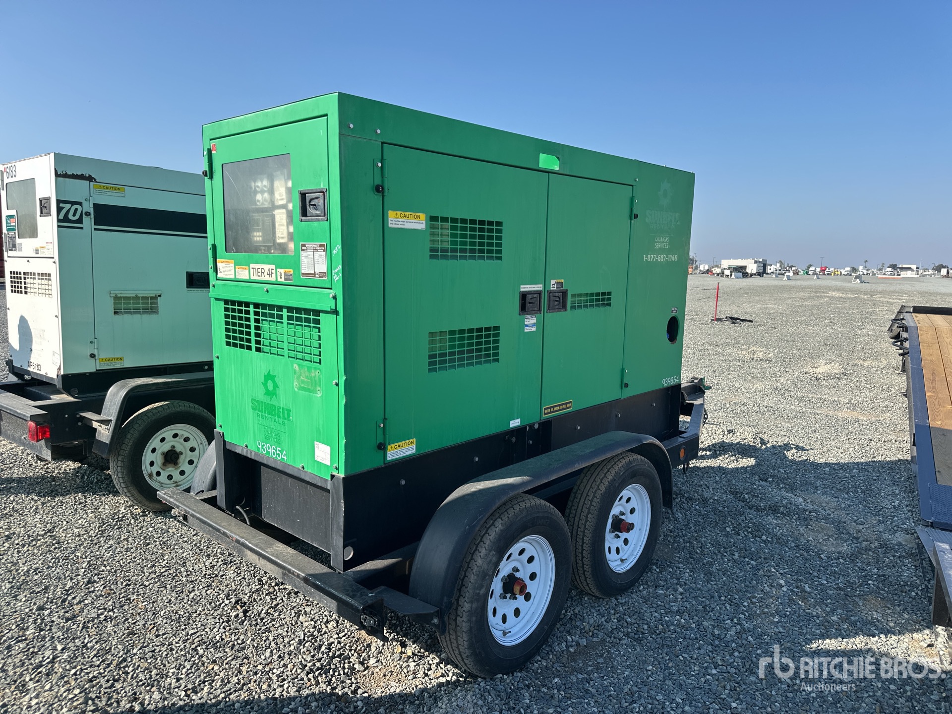 General Appearance with Foto, angolo anteriore sinistro