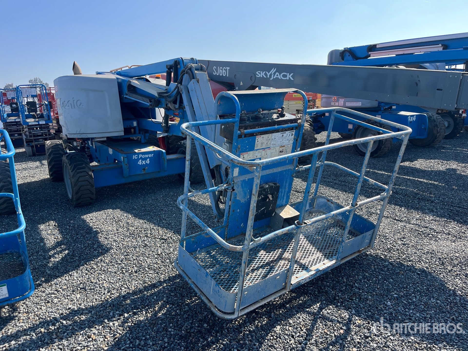 General Appearance with Imagen: esquina delantera derecha