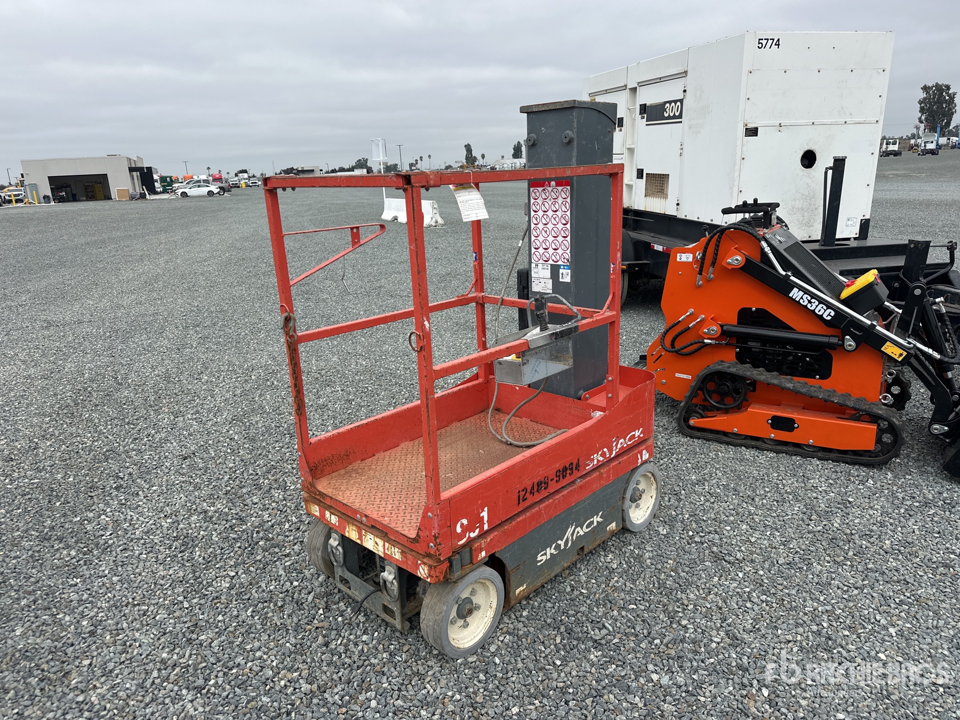 General Appearance with Picture, Left Front Corner