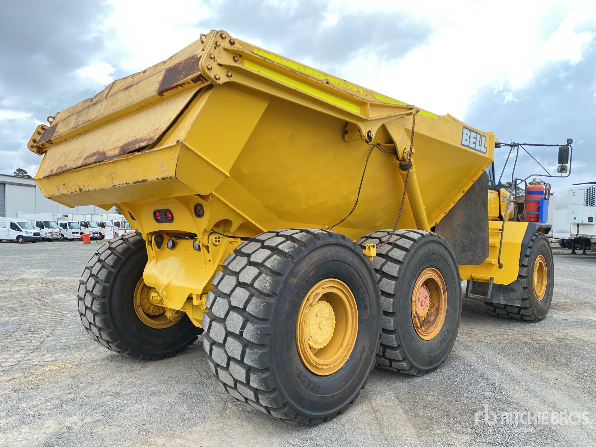 General Appearance with Foto, angolo anteriore sinistro