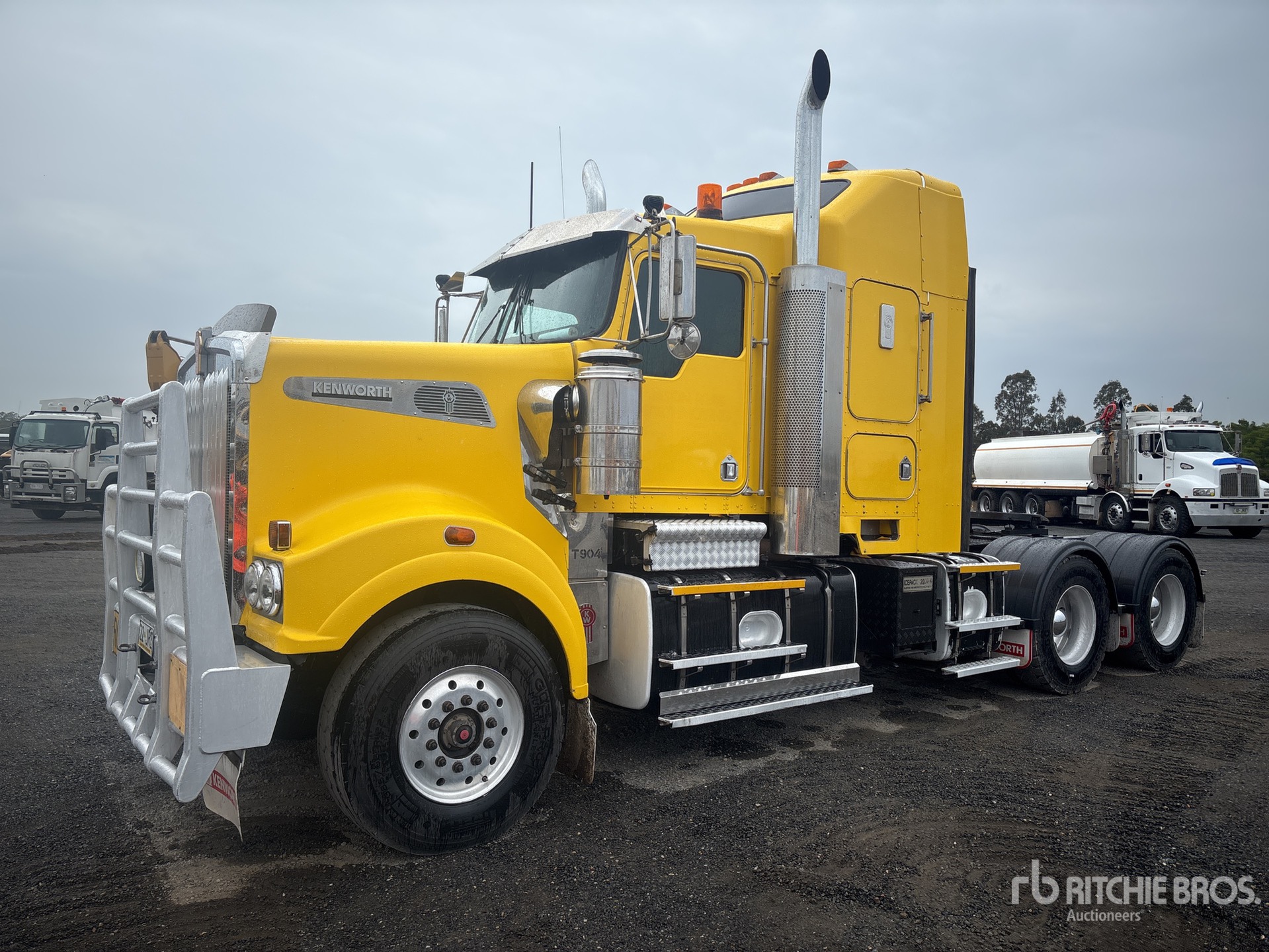 General Appearance with Picture, Right Front Corner