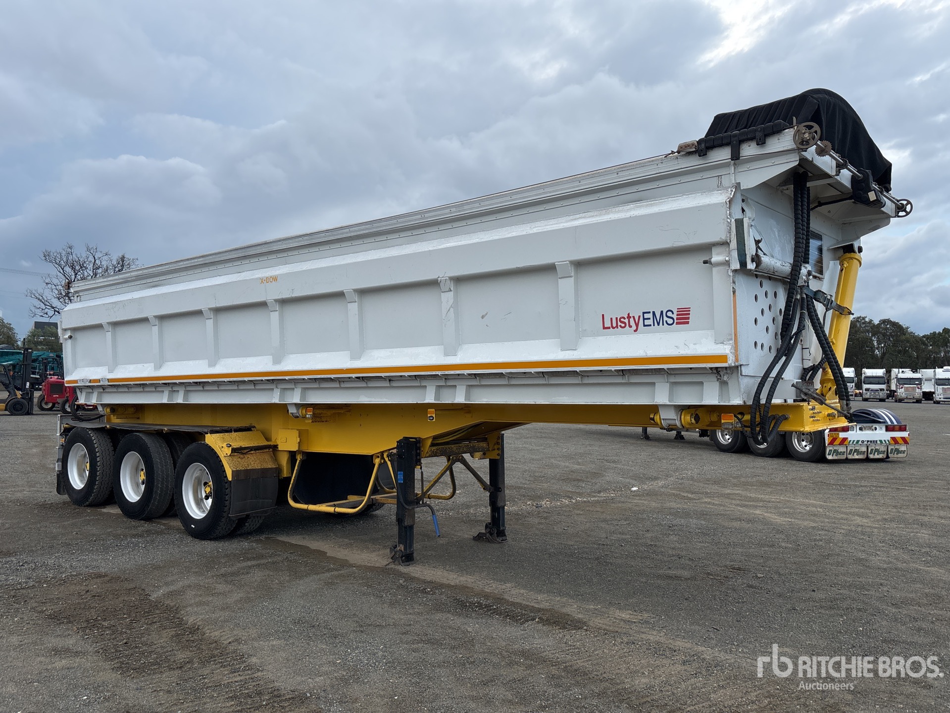 General Appearance with Picture, Left Front Corner