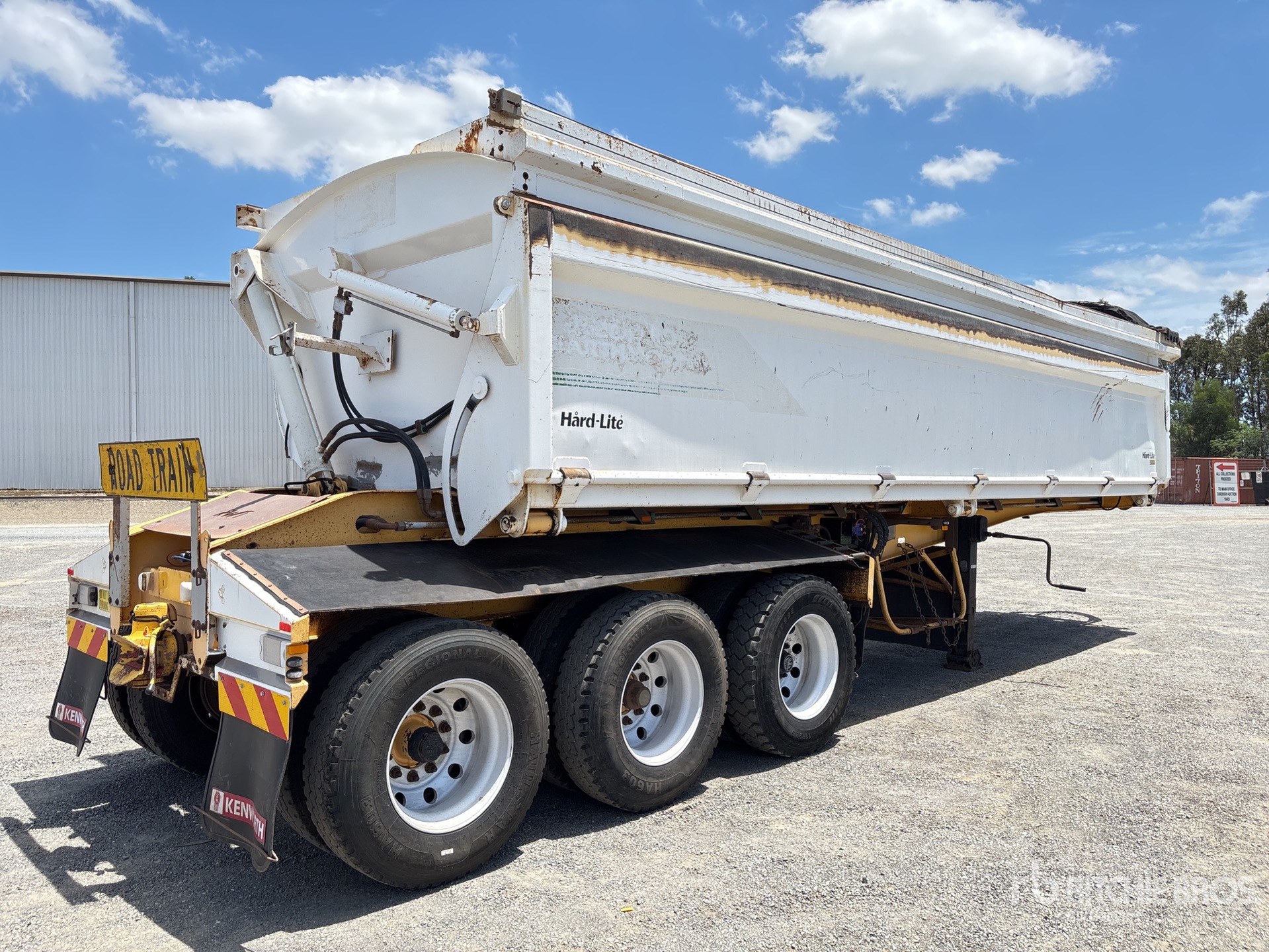 General Appearance with Picture, Left Rear Corner