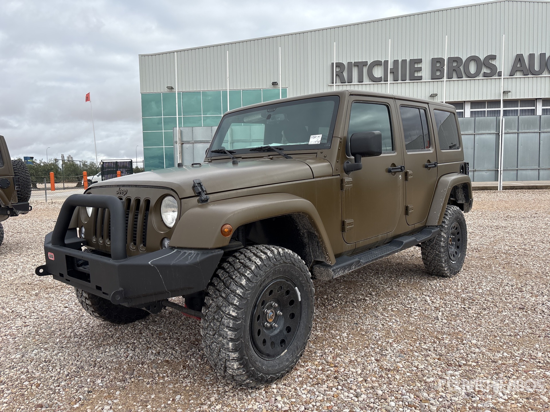 General Appearance with Operation Video