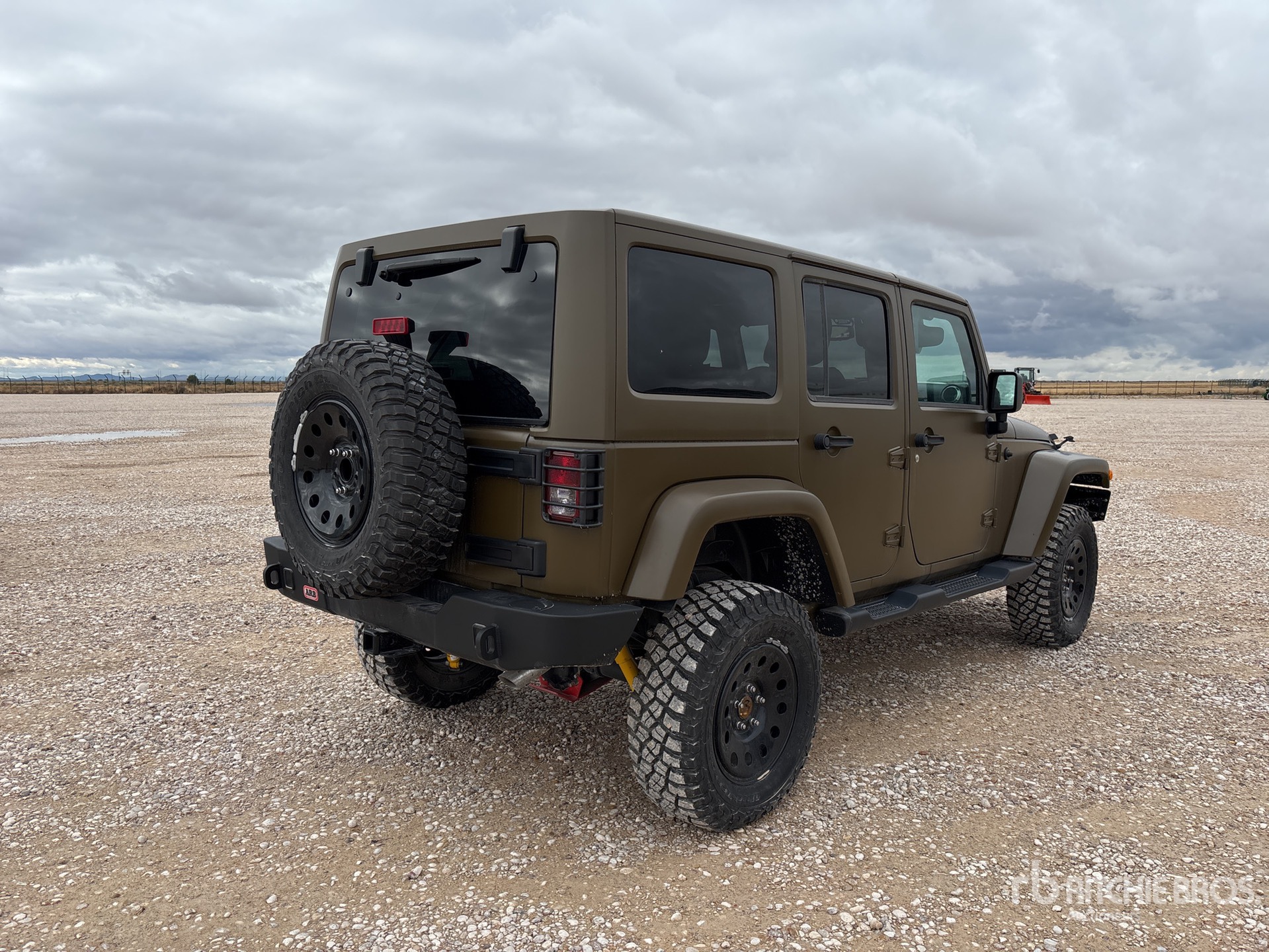 General Appearance with Picture, Right Rear Corner